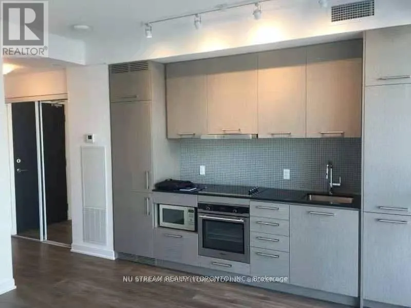 1609 - 87 PETER STREET