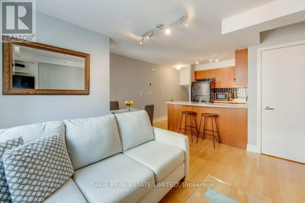 338 - 415 JARVIS STREET