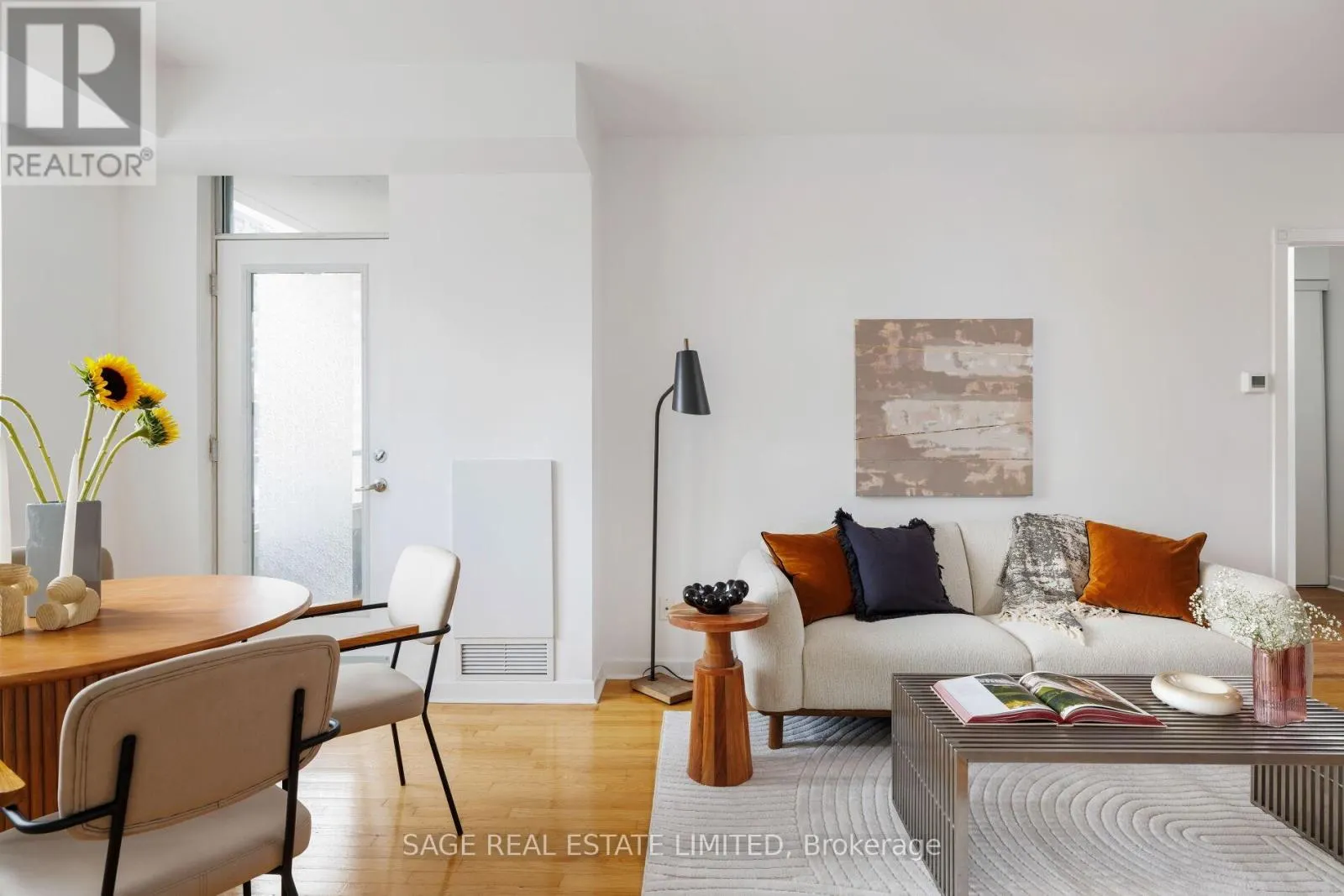816 - 438 RICHMOND STREET W