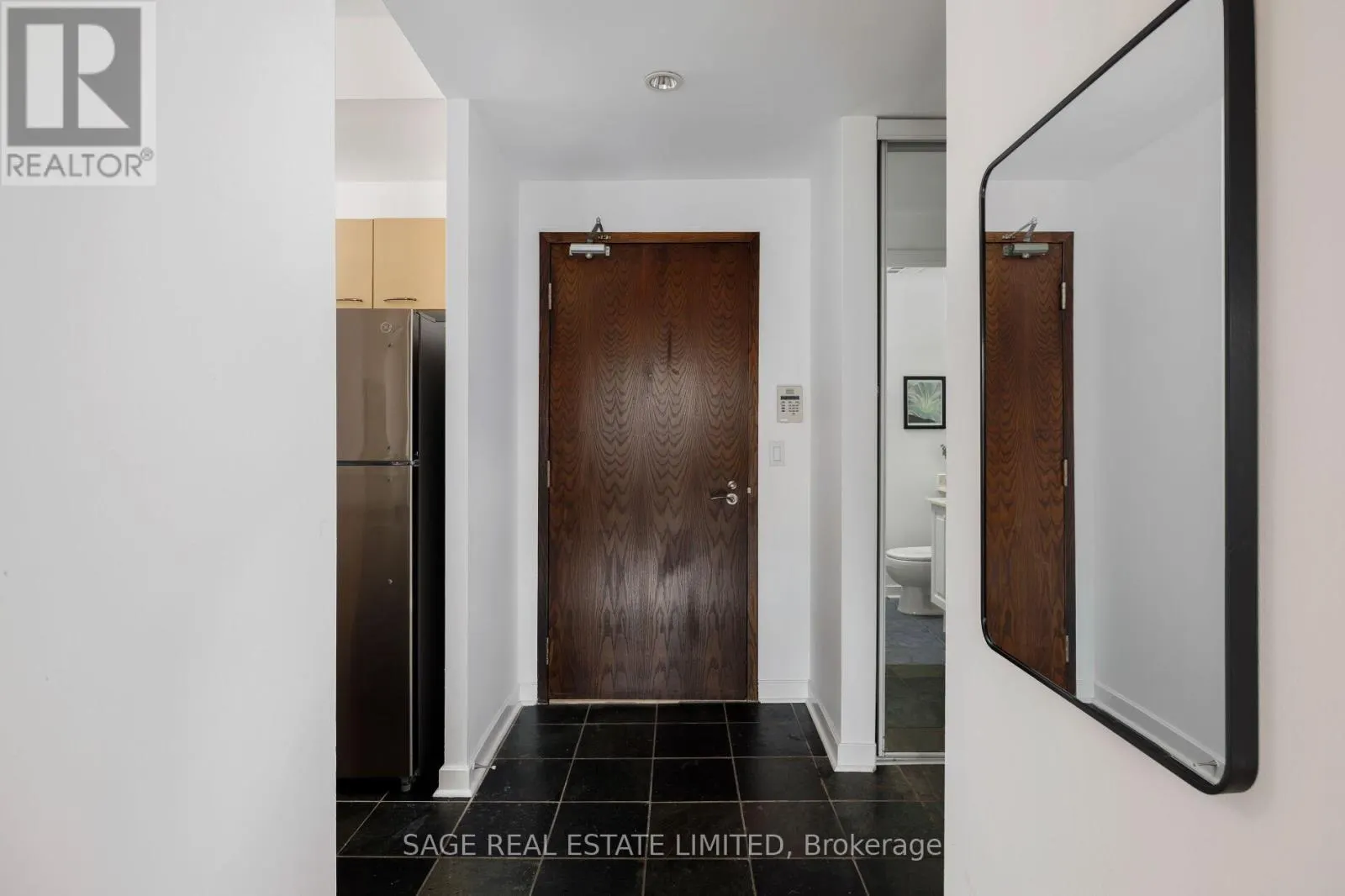 816 - 438 RICHMOND STREET W