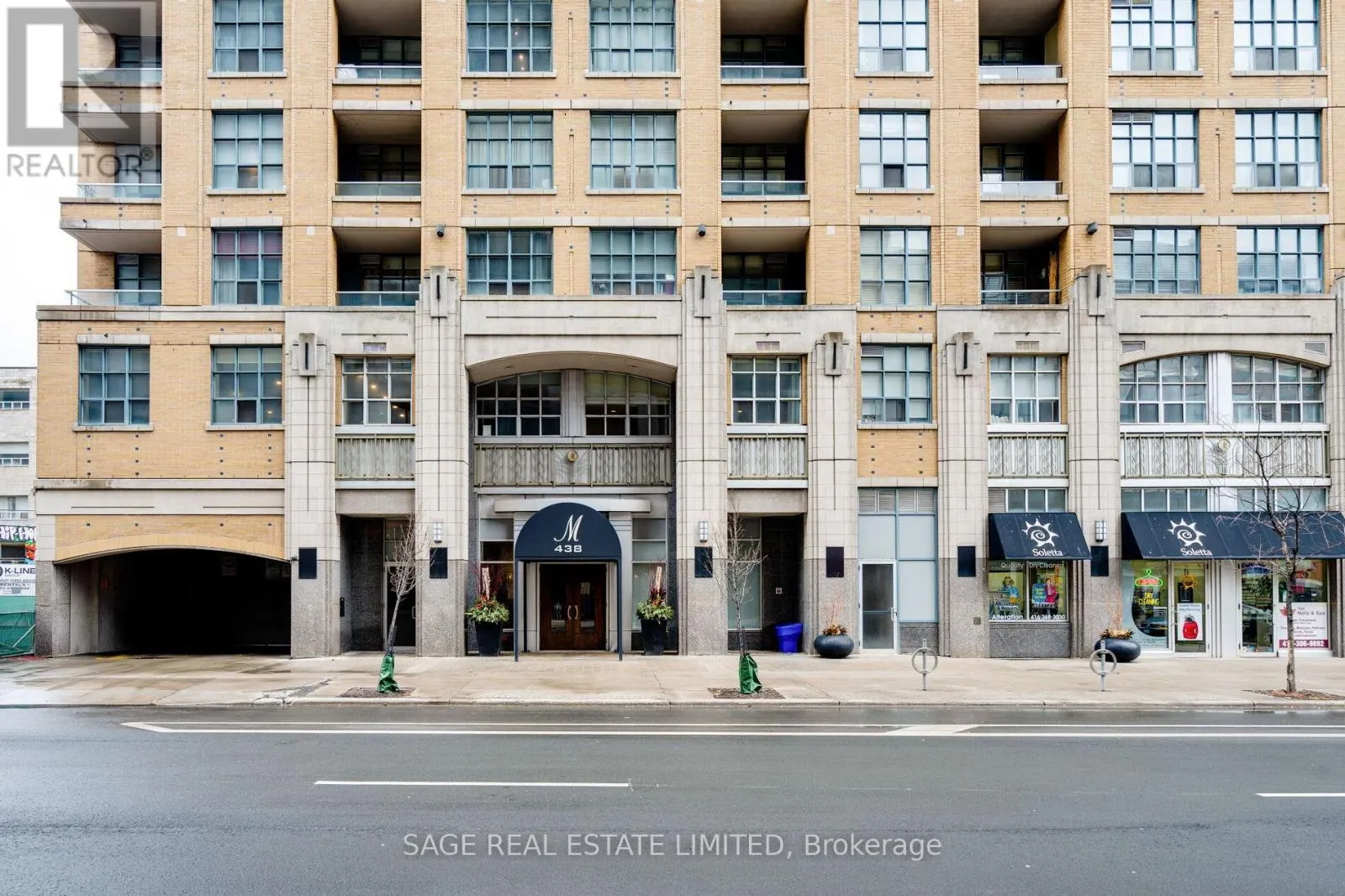 816 - 438 RICHMOND STREET W