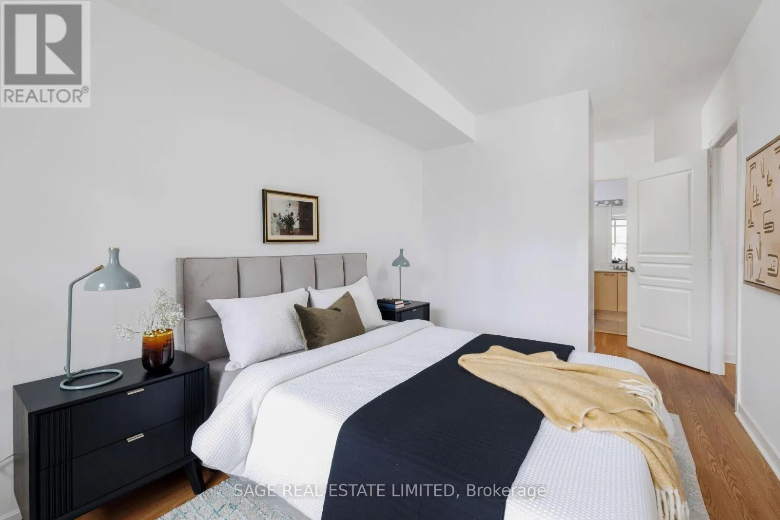 816 - 438 RICHMOND STREET W