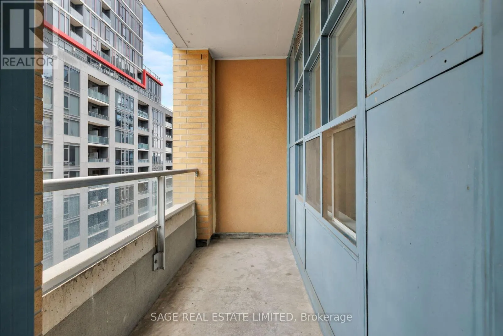 816 - 438 RICHMOND STREET W