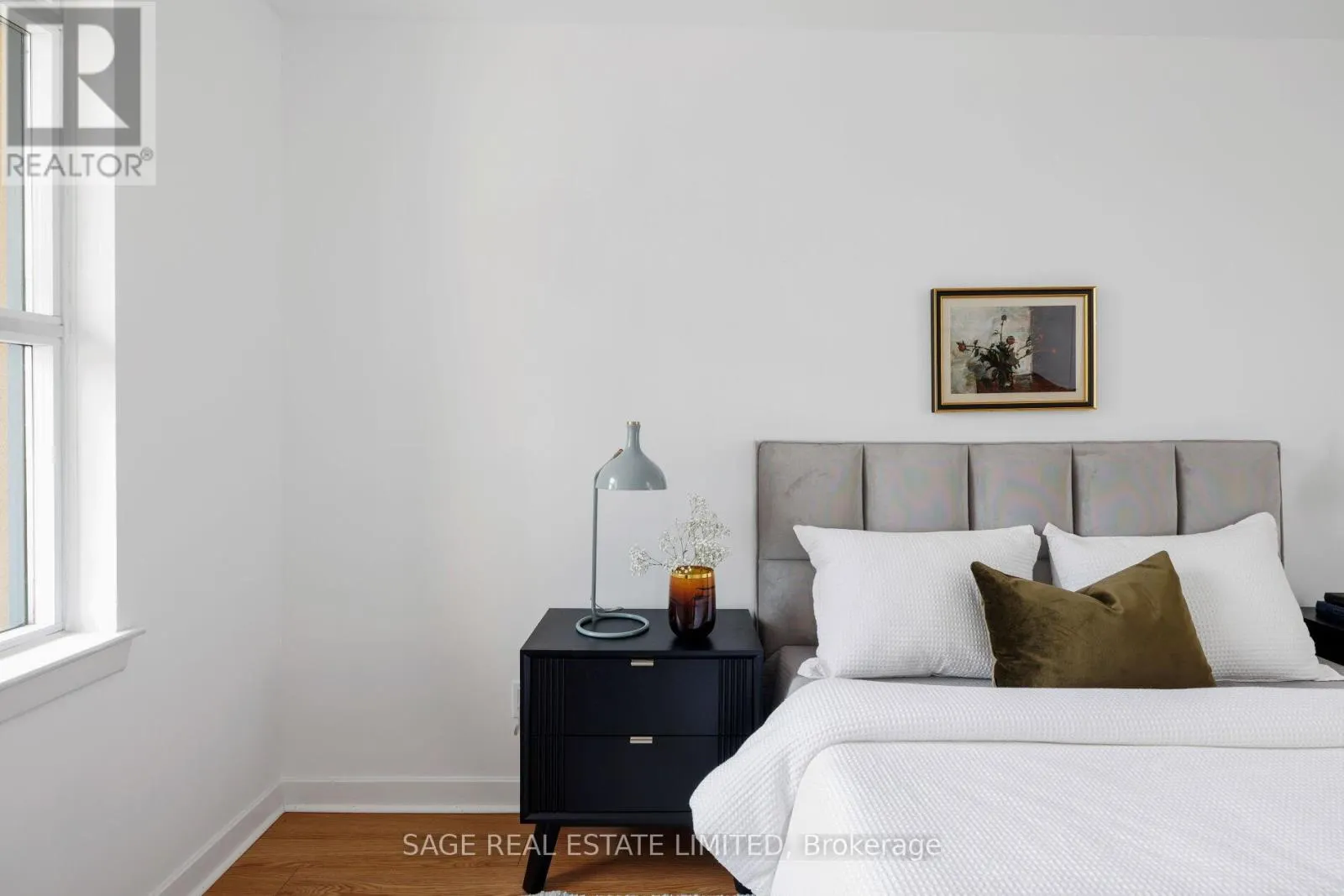 816 - 438 RICHMOND STREET W