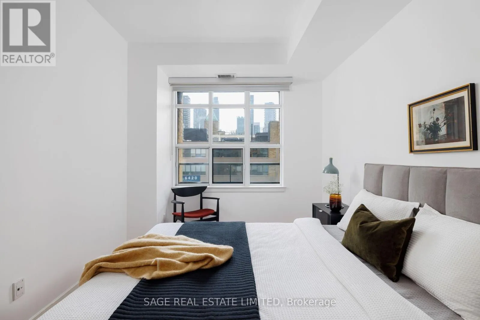 816 - 438 RICHMOND STREET W