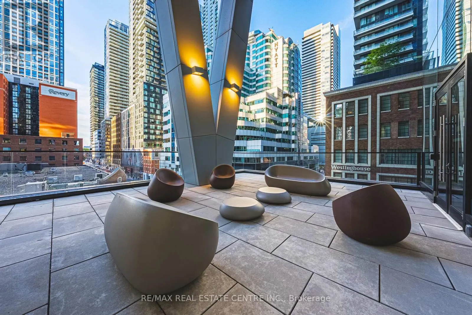 3307 - 357 KING STREET W