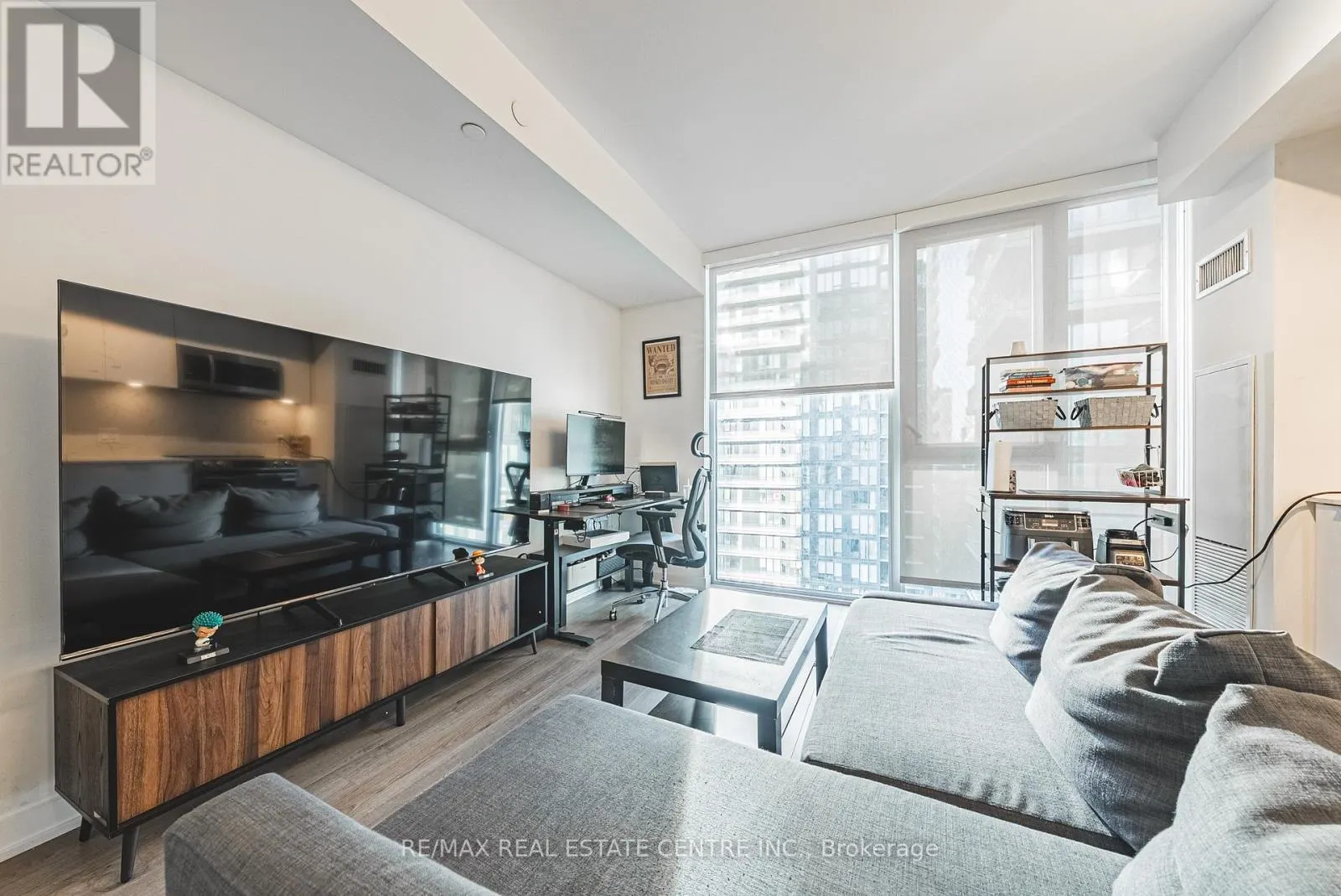 3307 - 357 KING STREET W