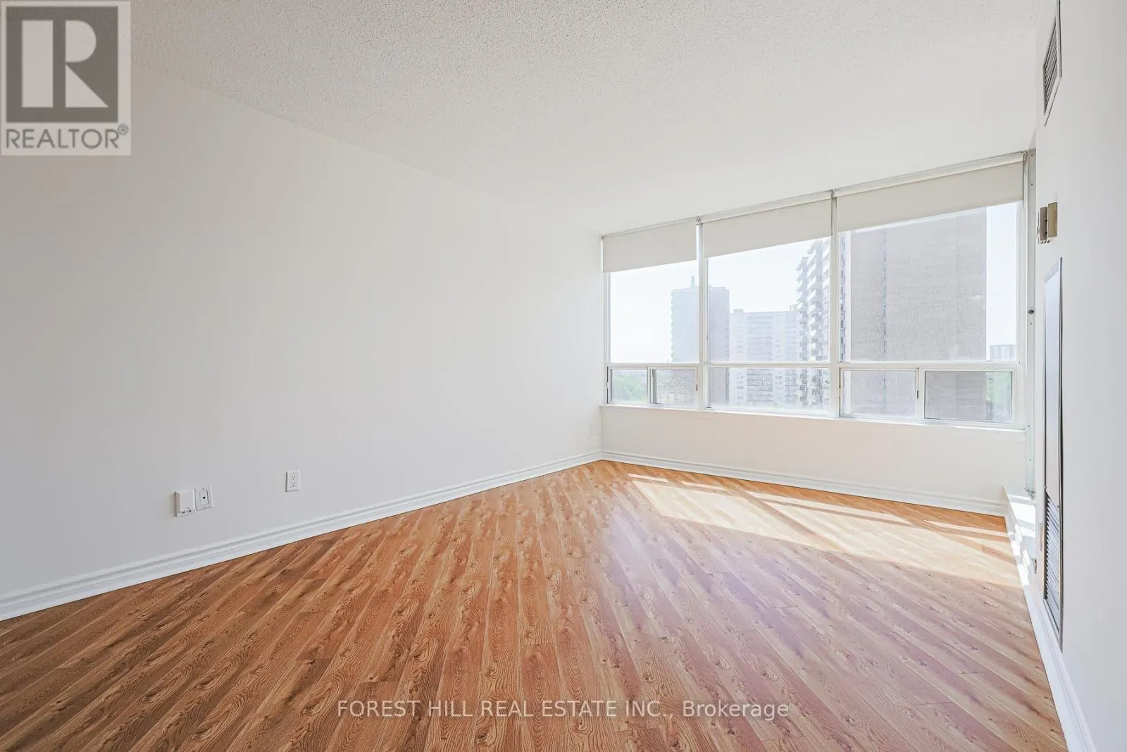 809 - 1101 STEELES AVENUE W