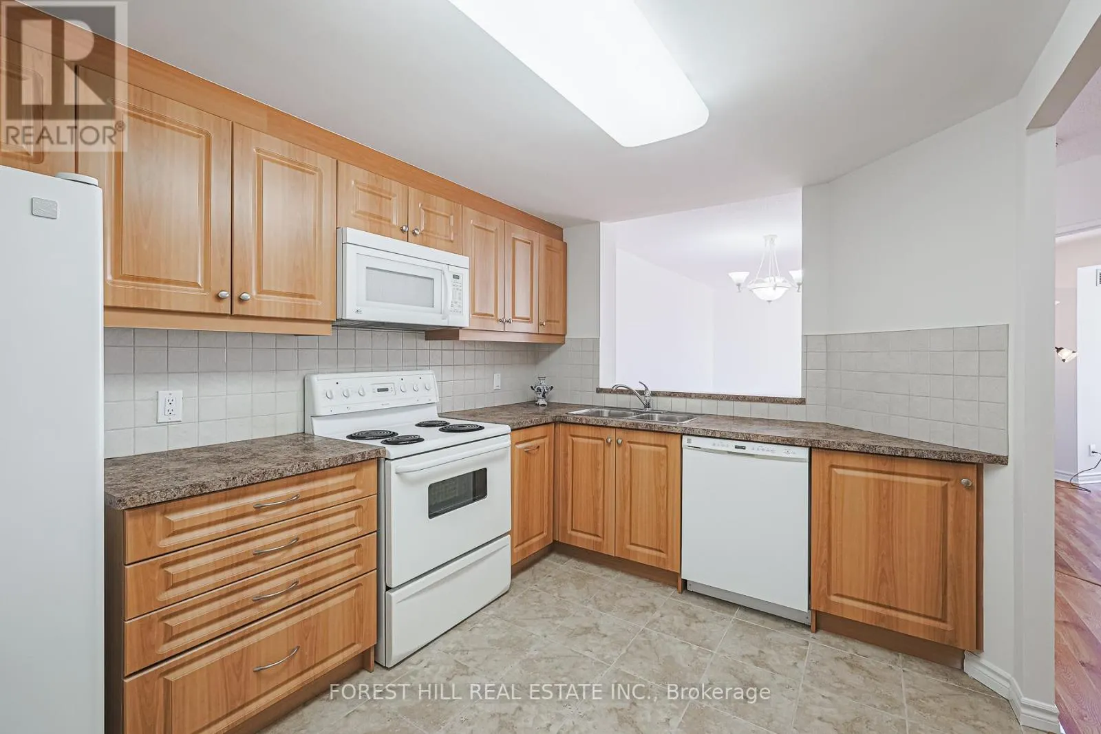 809 - 1101 STEELES AVENUE W