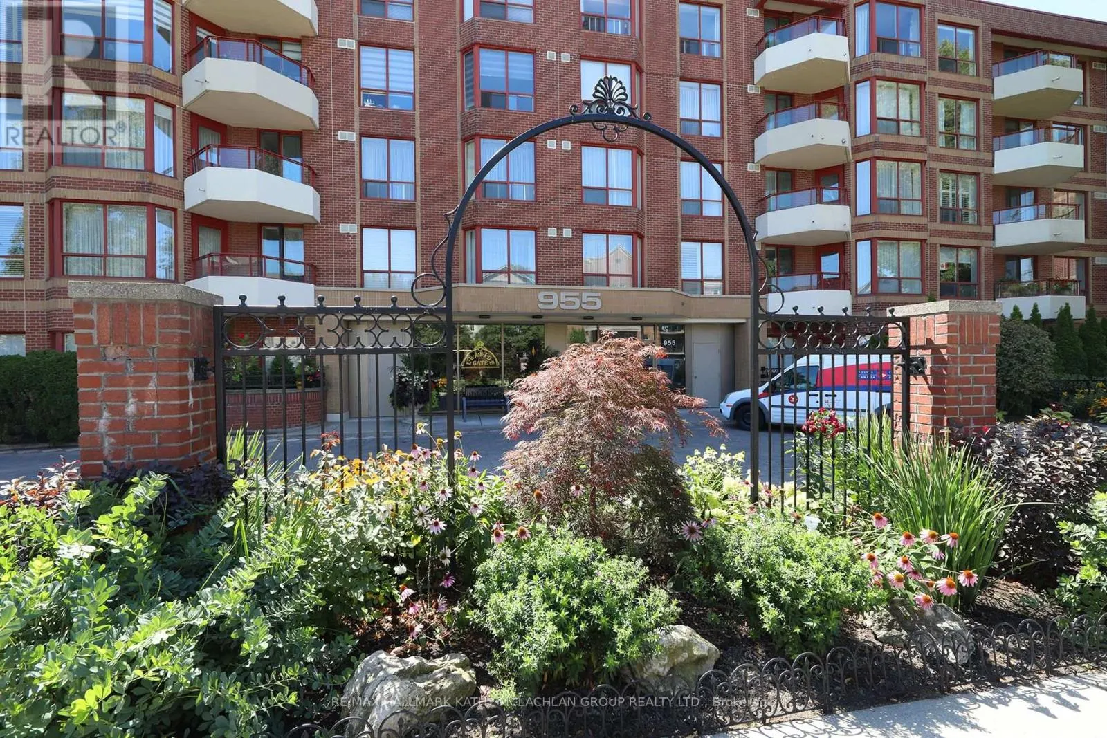 421 - 955 MILLWOOD ROAD