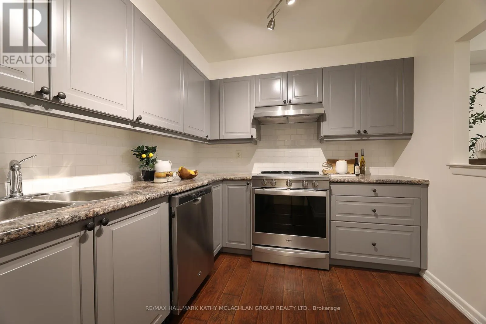 421 - 955 MILLWOOD ROAD