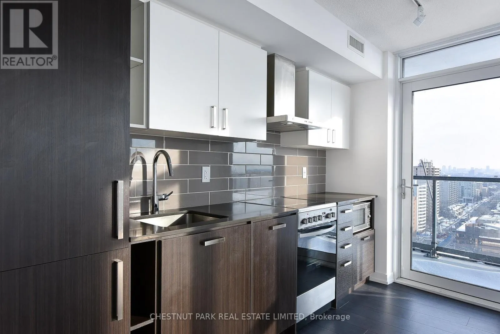 1810 - 125 REDPATH AVENUE