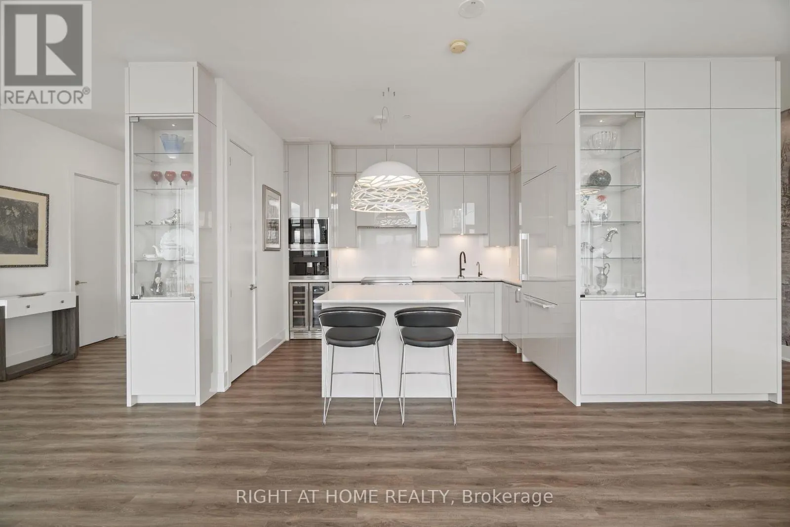 1802 - 1486 BATHURST STREET