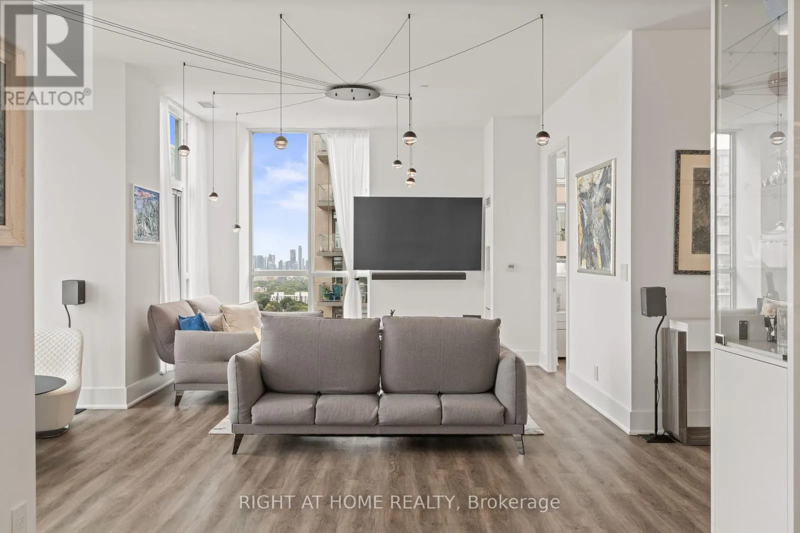 1802 - 1486 BATHURST STREET