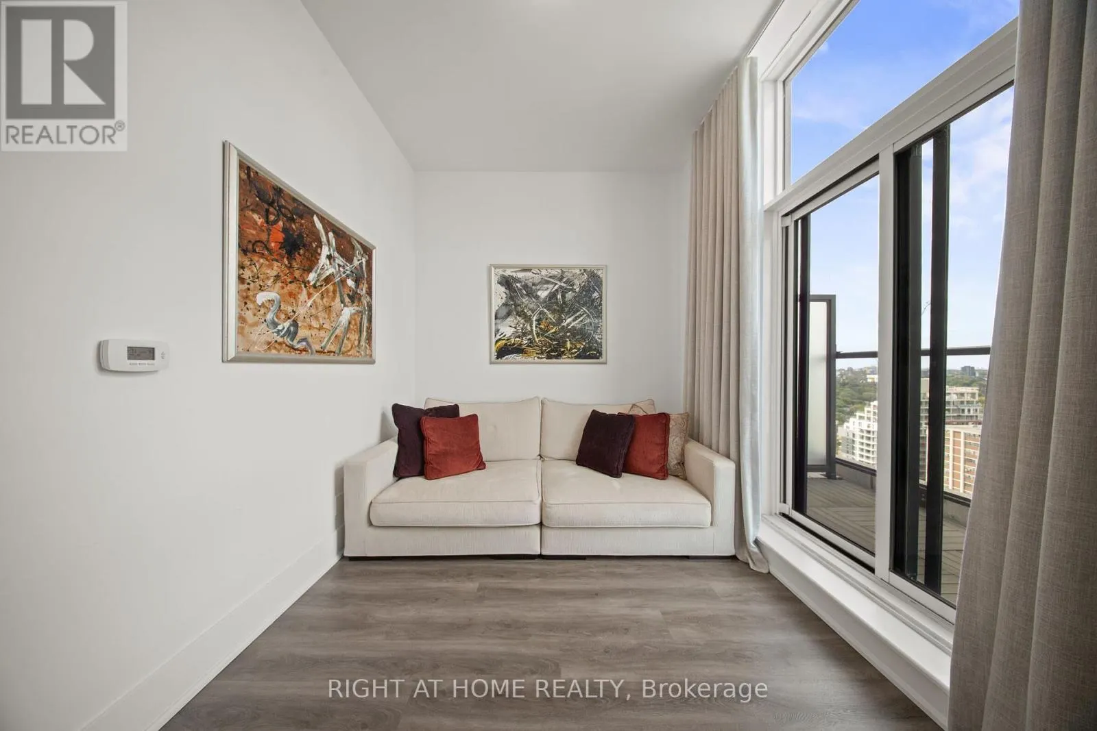 1802 - 1486 BATHURST STREET