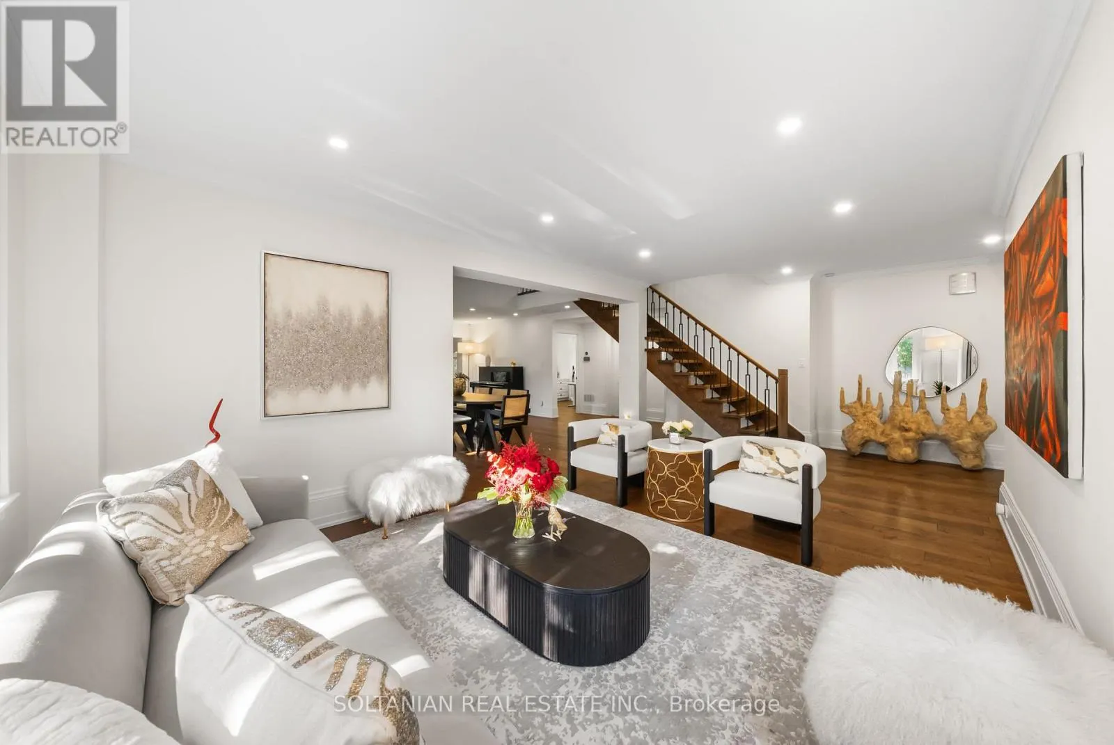 32 BEECHWOOD AVENUE