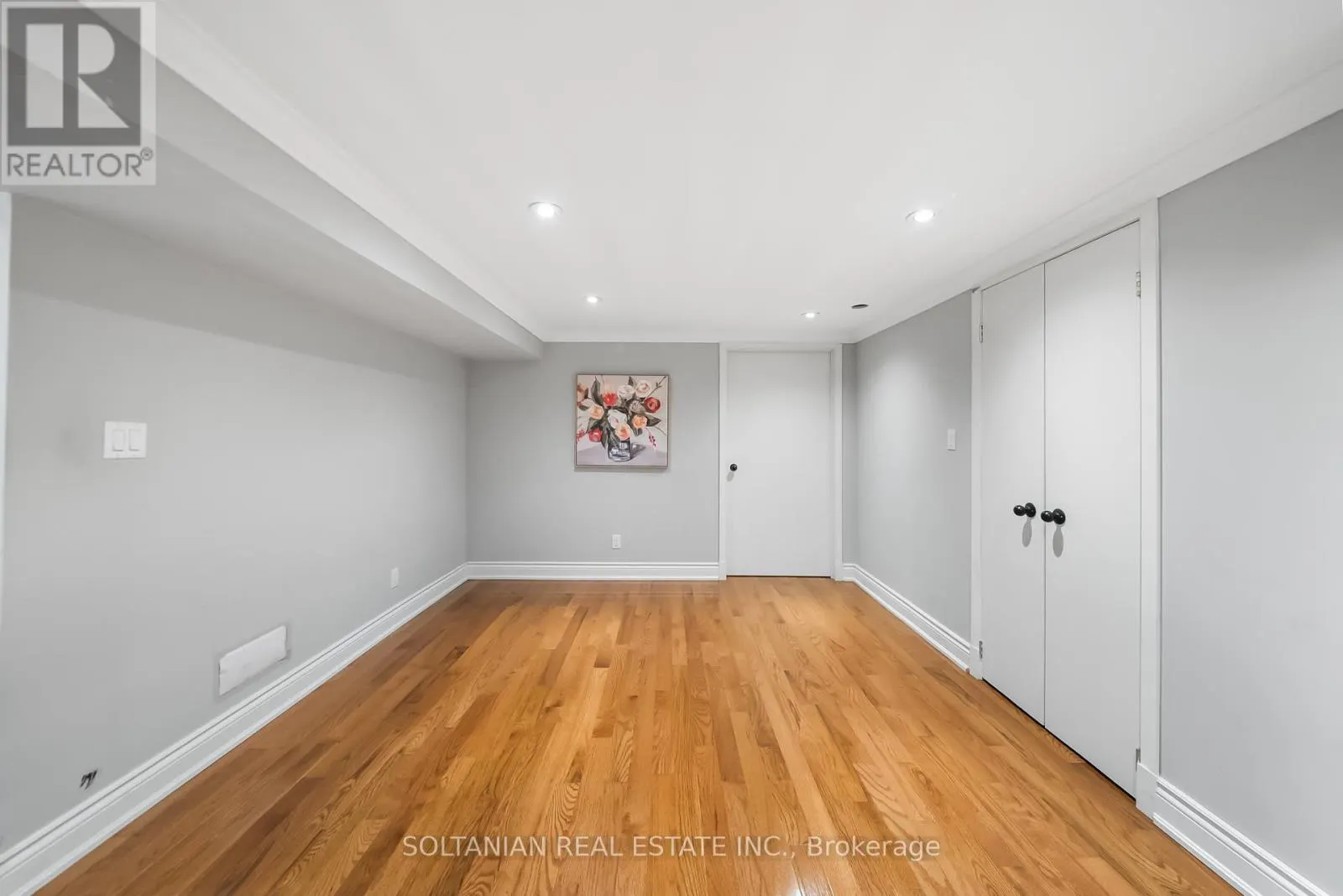 32 BEECHWOOD AVENUE