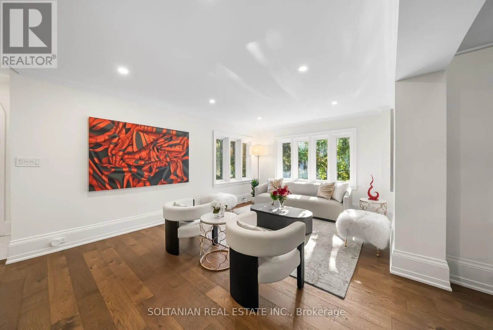 32 BEECHWOOD AVENUE