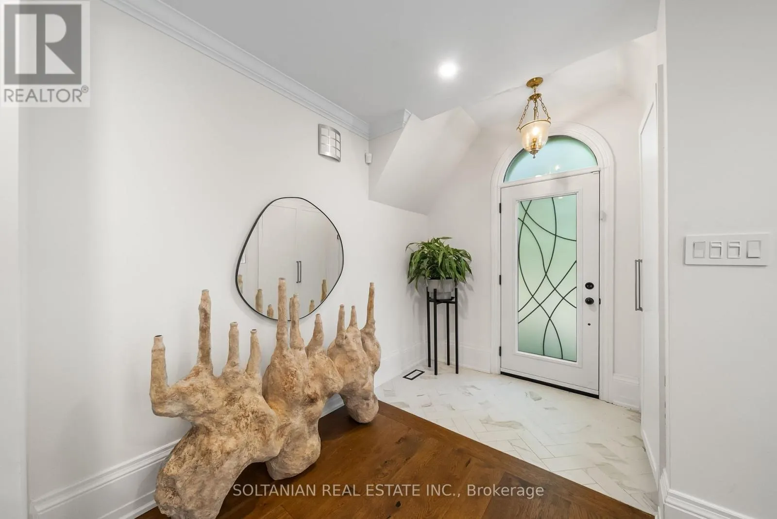 32 BEECHWOOD AVENUE