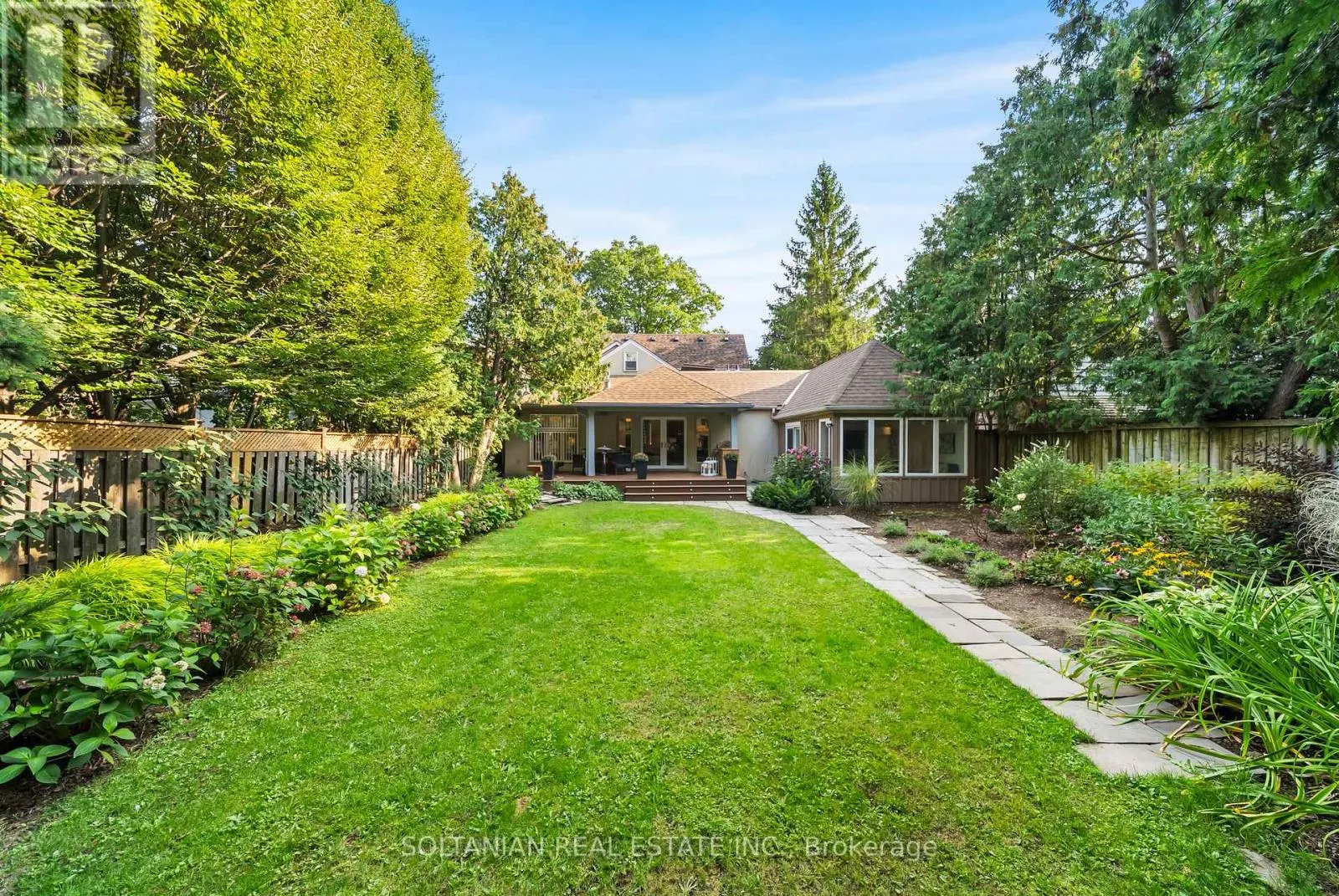 32 BEECHWOOD AVENUE