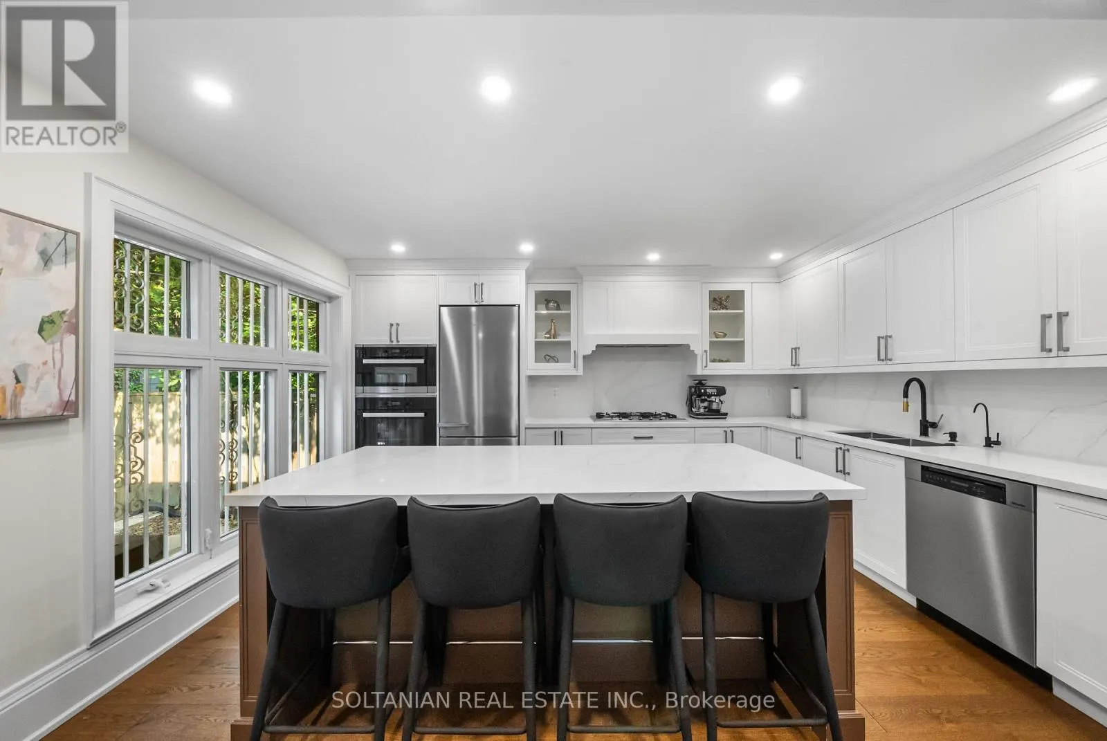 32 BEECHWOOD AVENUE