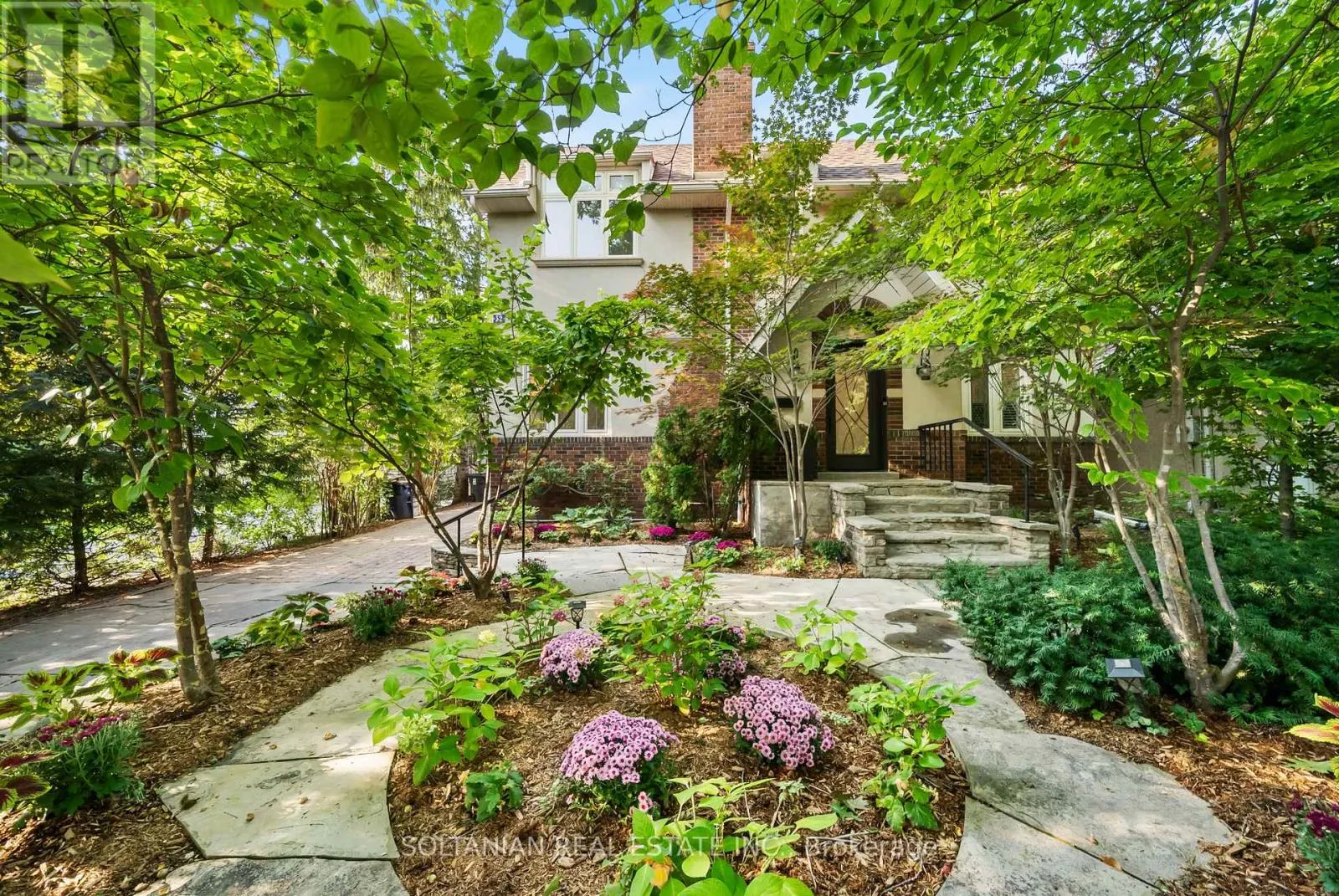 32 BEECHWOOD AVENUE