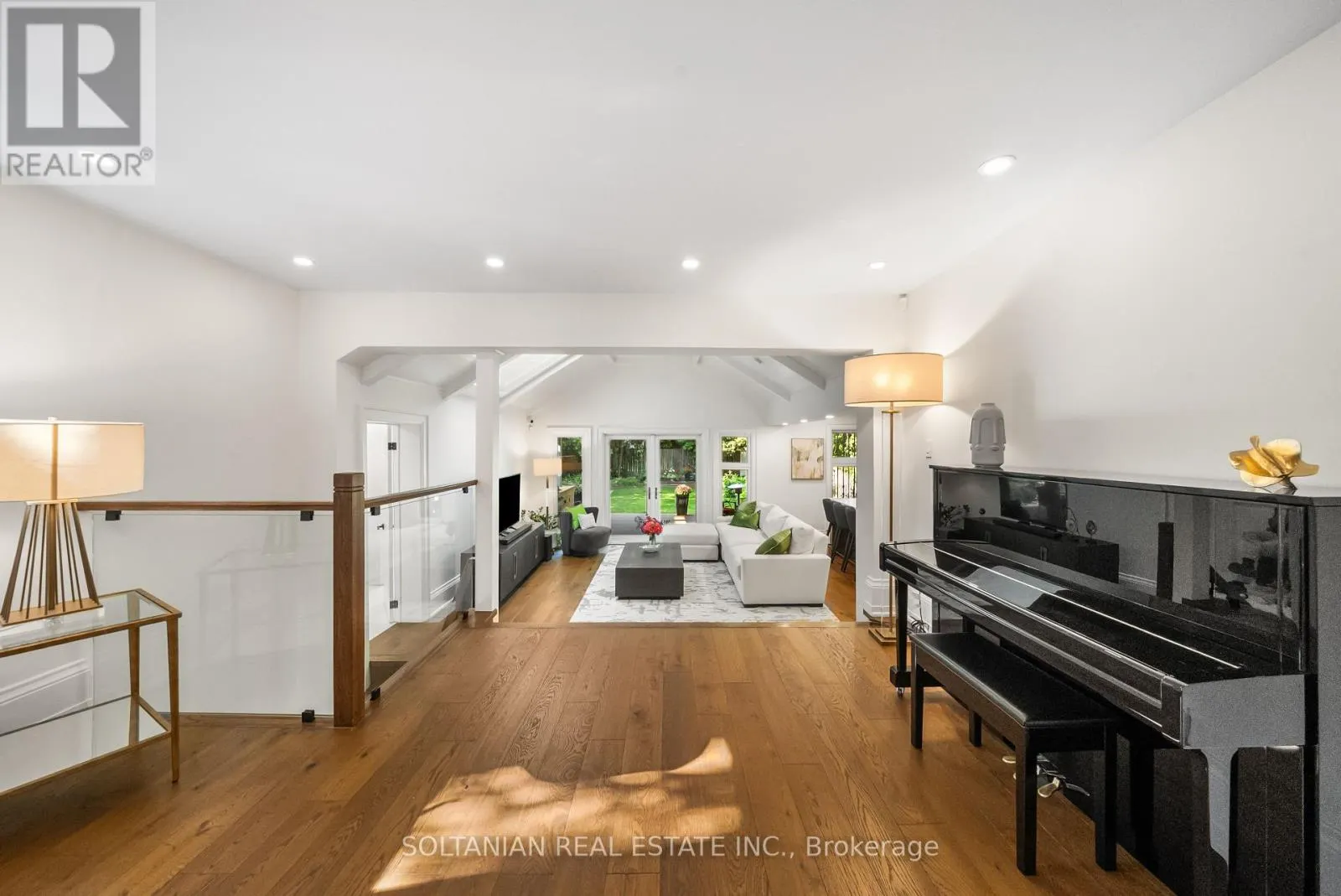 32 BEECHWOOD AVENUE