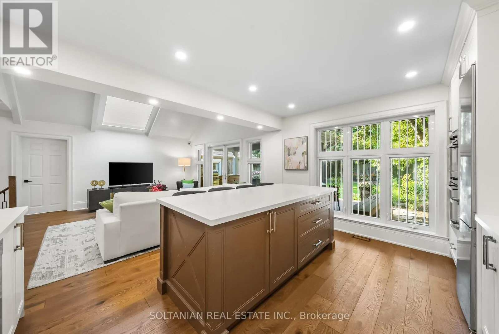 32 BEECHWOOD AVENUE