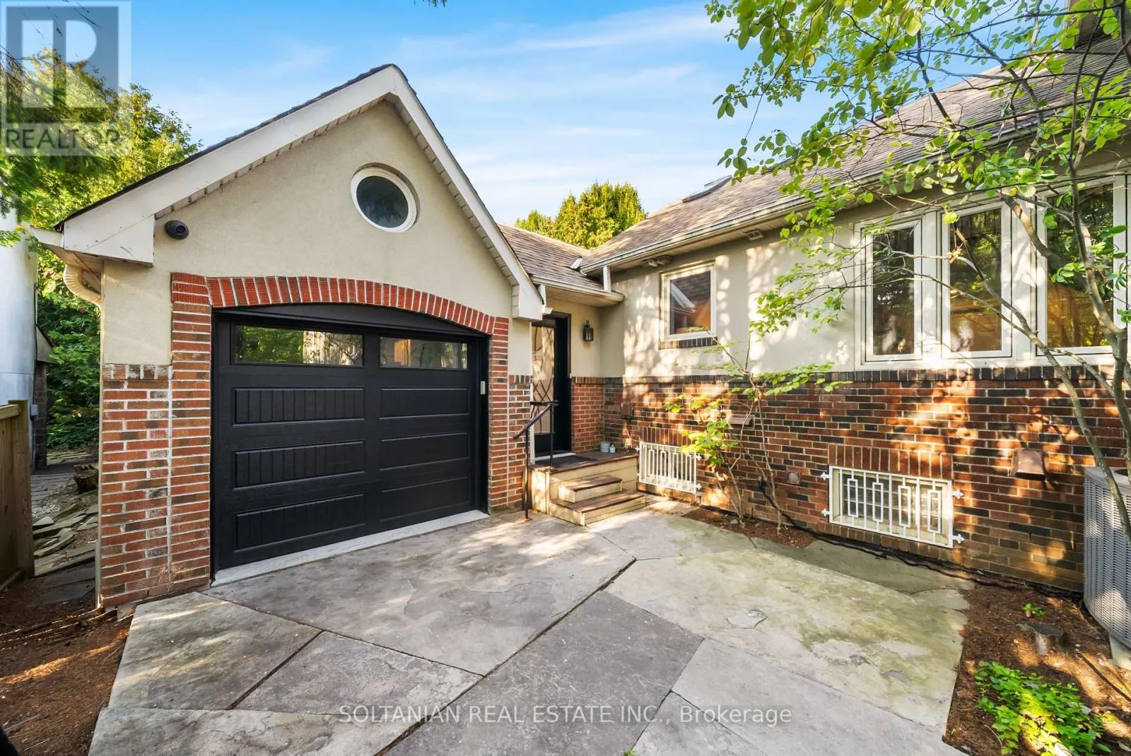 32 BEECHWOOD AVENUE