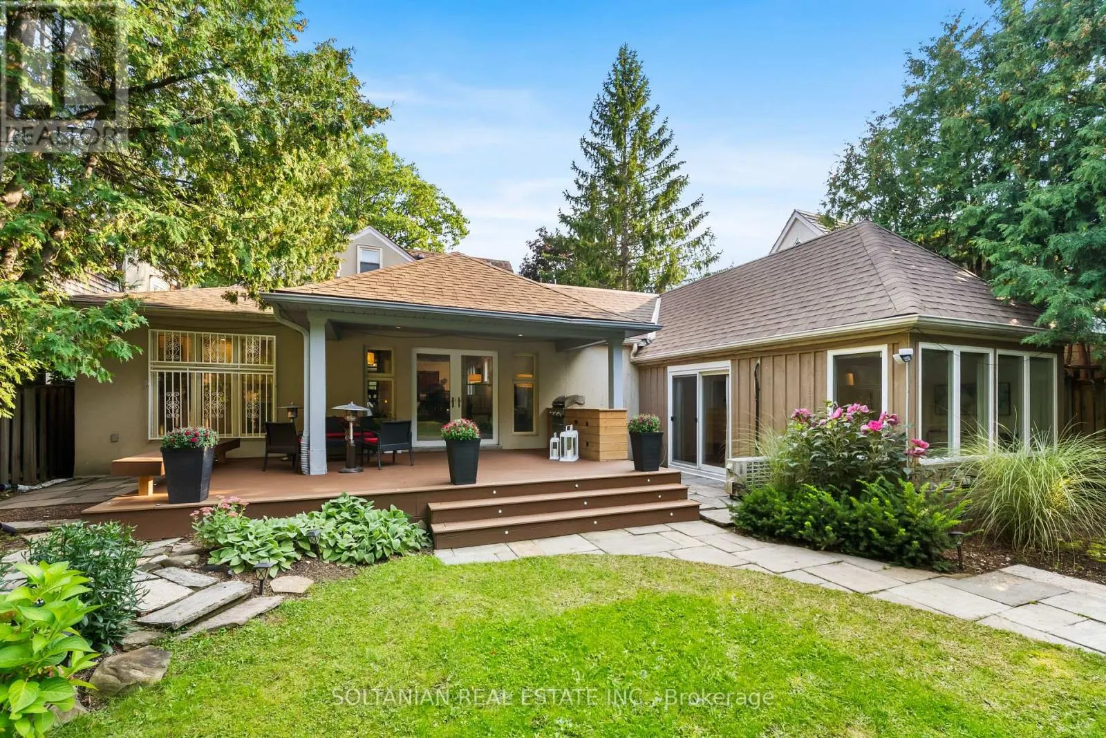 32 BEECHWOOD AVENUE