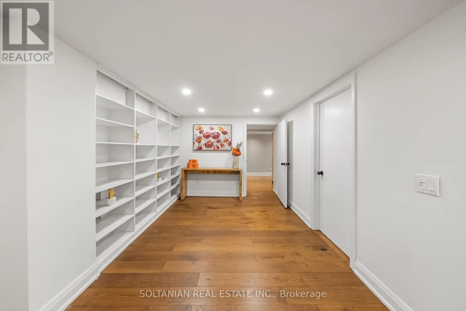 32 BEECHWOOD AVENUE