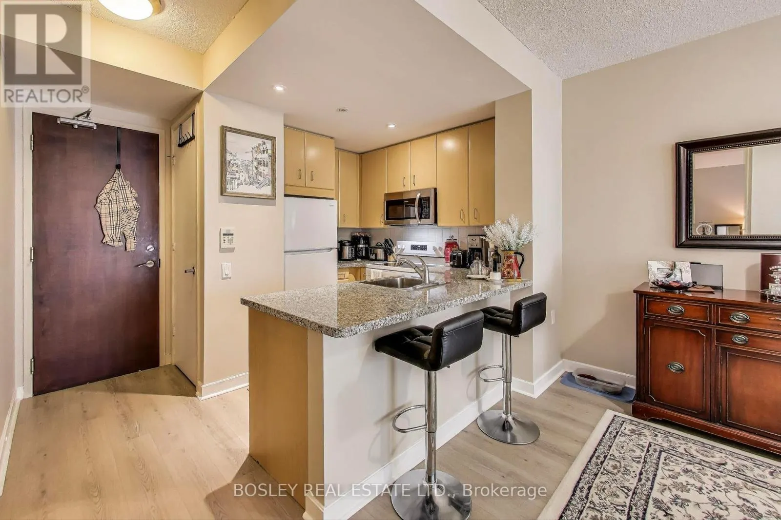 1007 - 85 BLOOR STREET E
