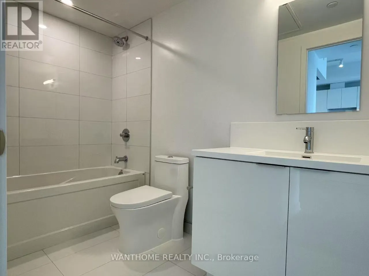 3216 - 230 SIMCOE STREET