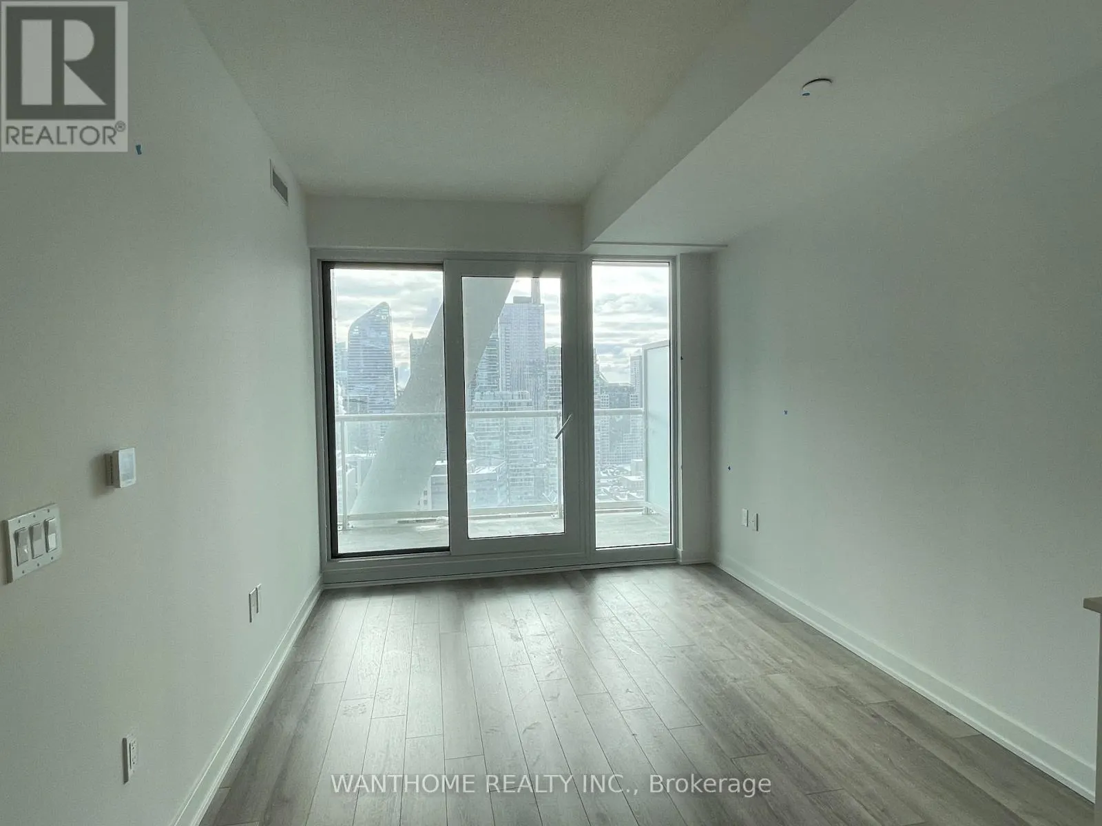 3216 - 230 SIMCOE STREET
