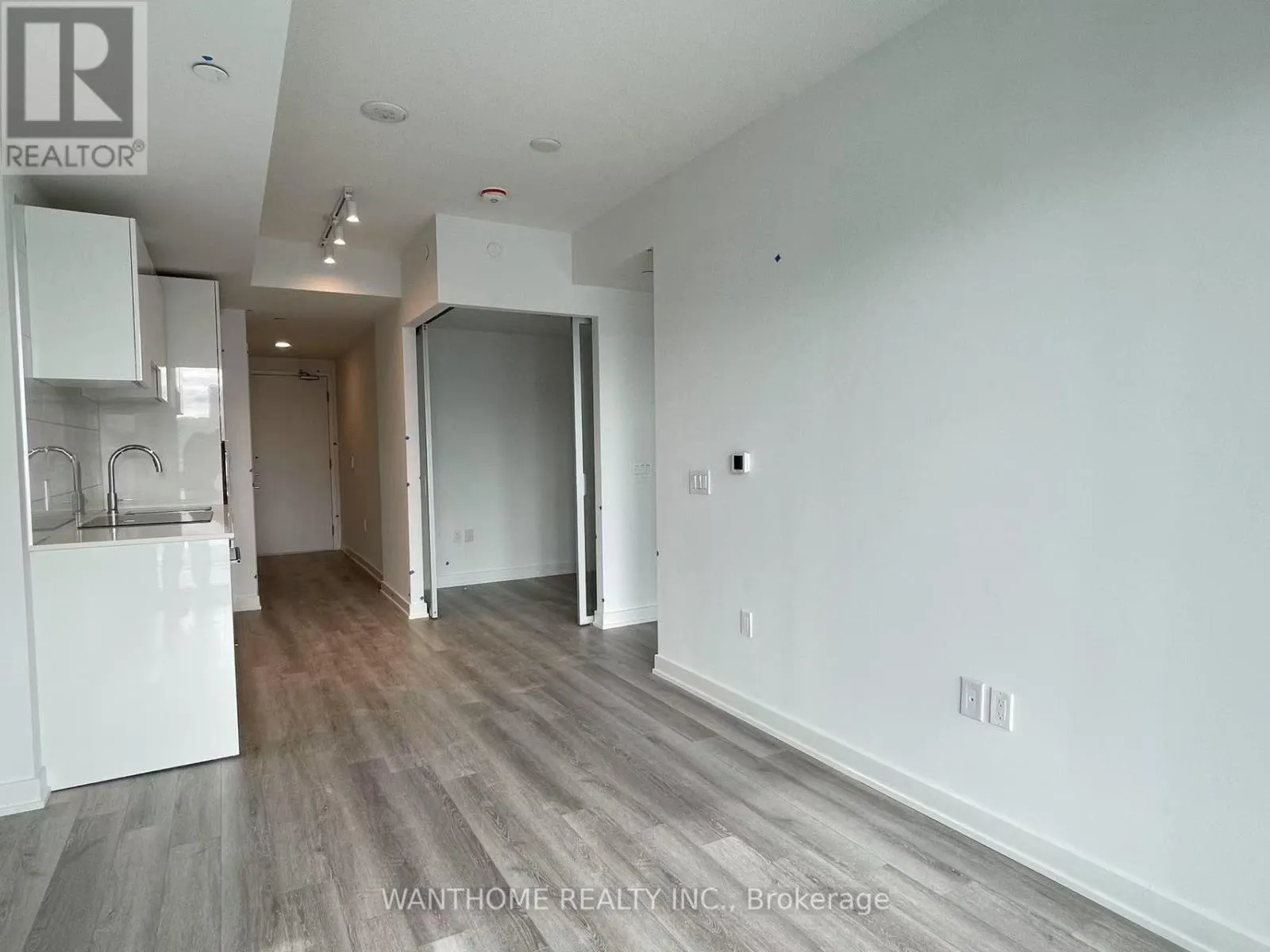 3216 - 230 SIMCOE STREET