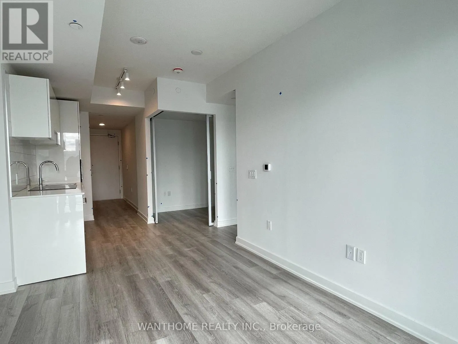 3216 - 230 SIMCOE STREET