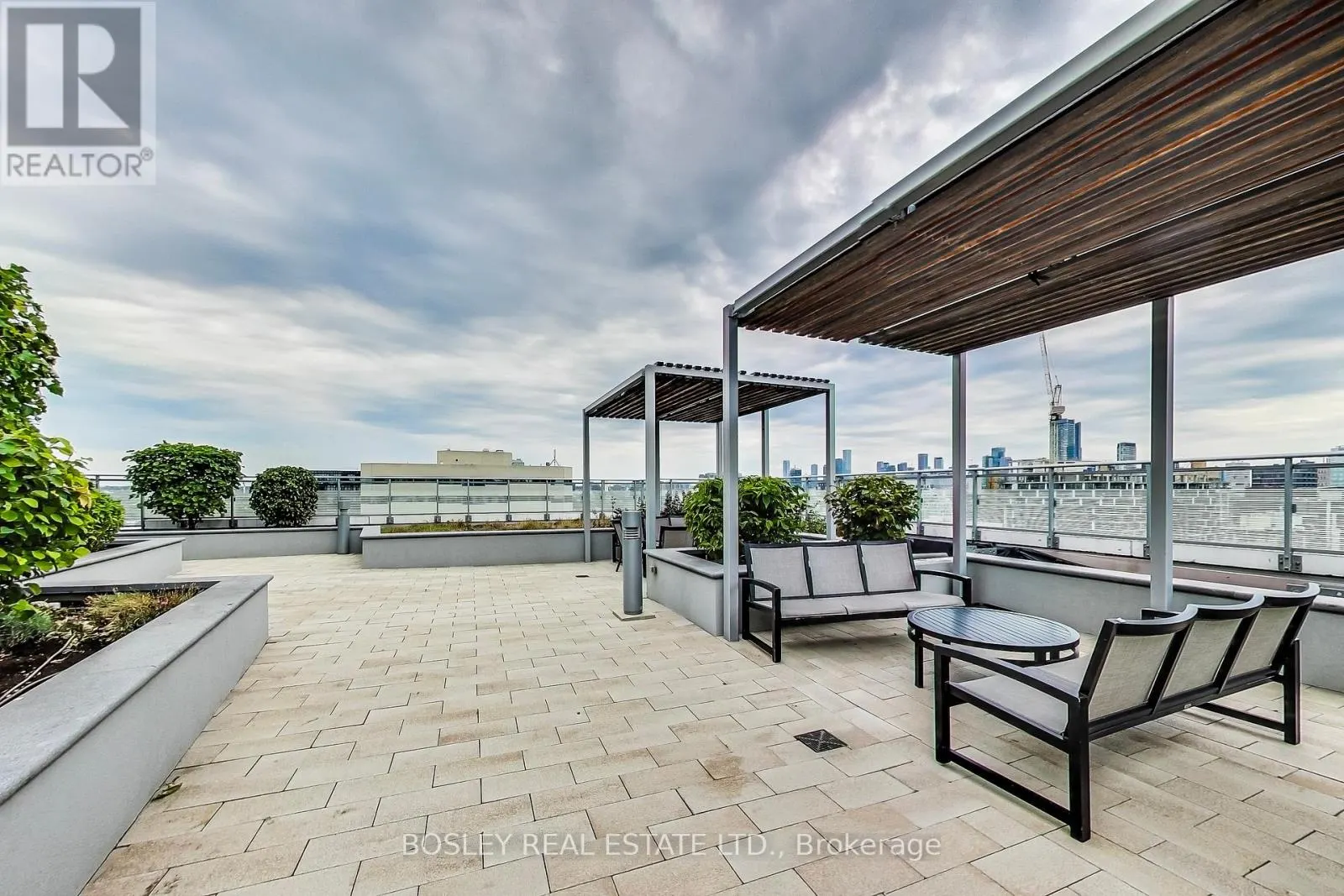 311 - 525 ADELAIDE STREET W