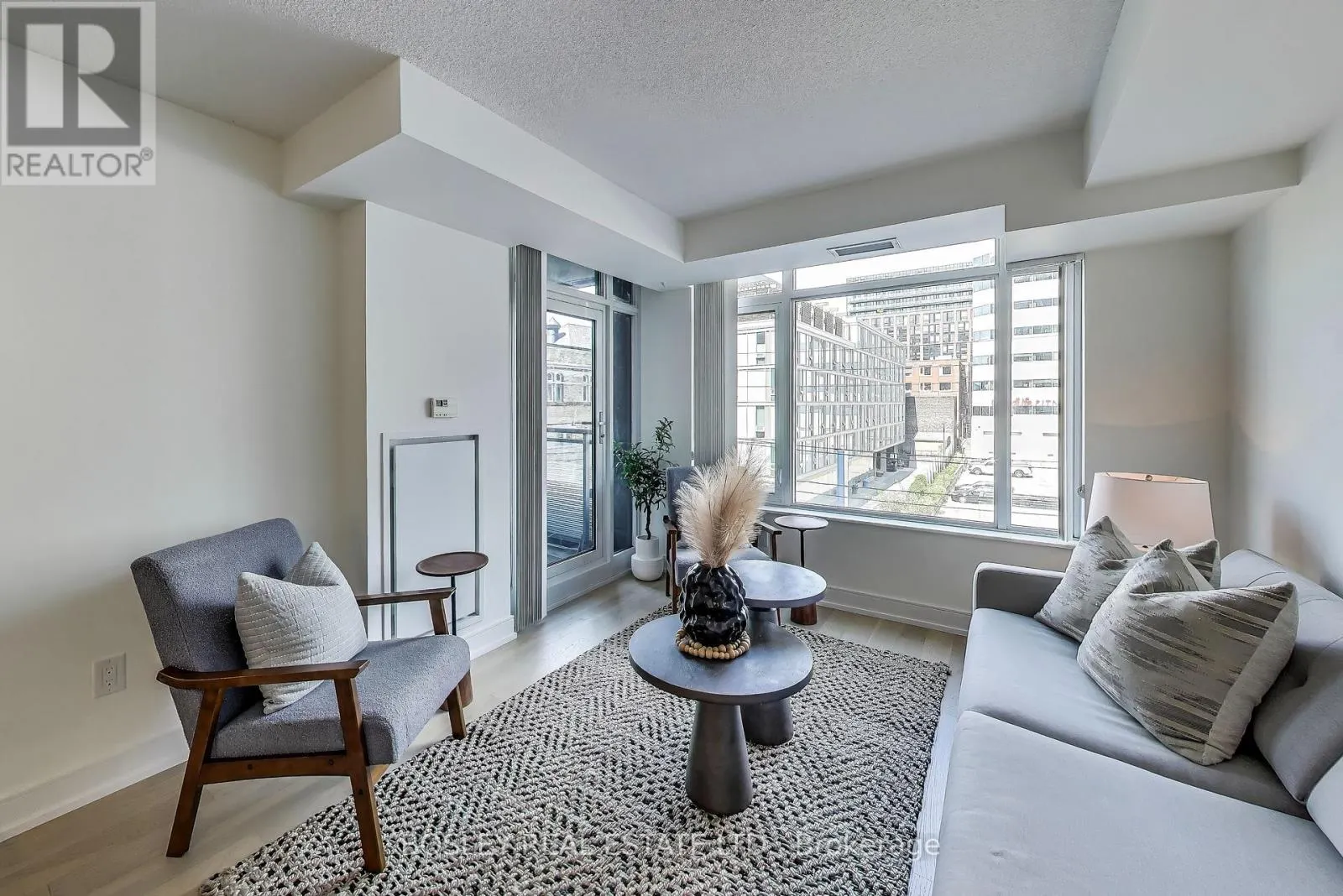 311 - 525 ADELAIDE STREET W