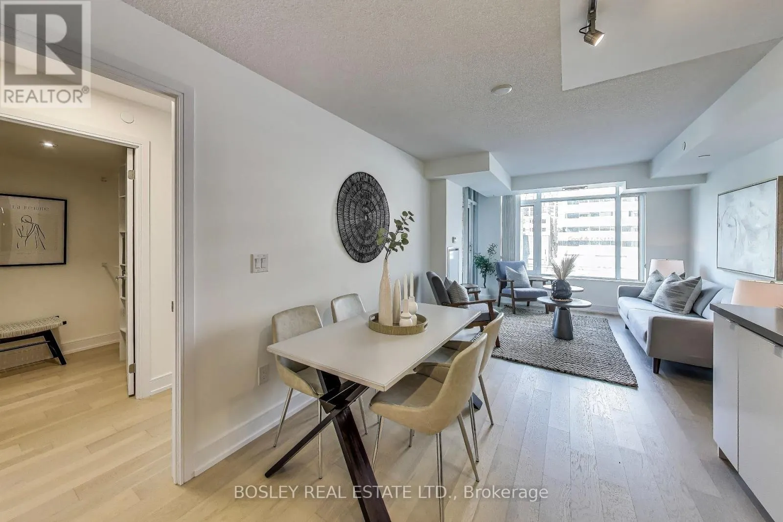 311 - 525 ADELAIDE STREET W
