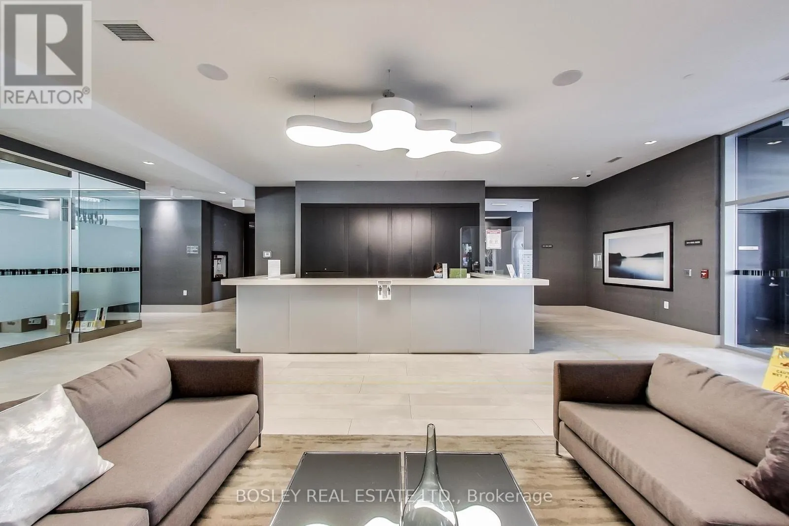 311 - 525 ADELAIDE STREET W