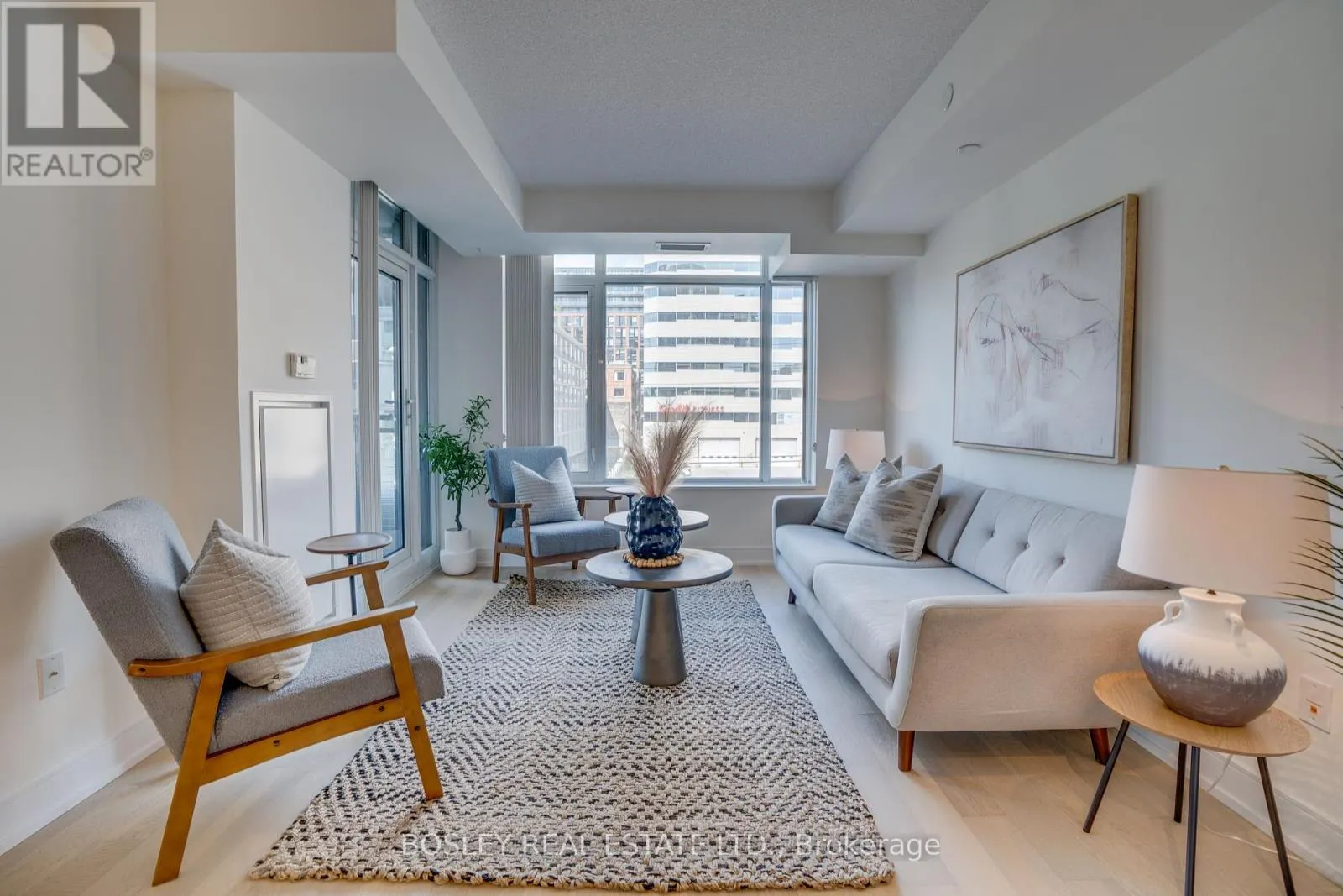 311 - 525 ADELAIDE STREET W