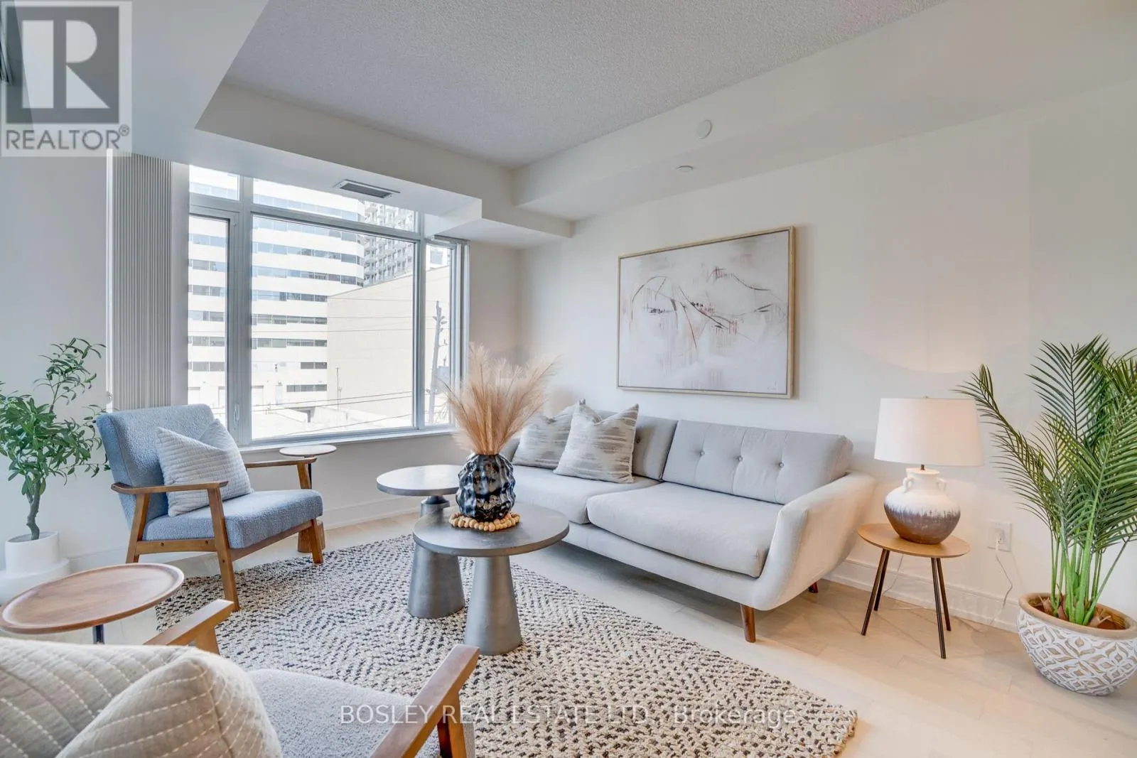 311 - 525 ADELAIDE STREET W
