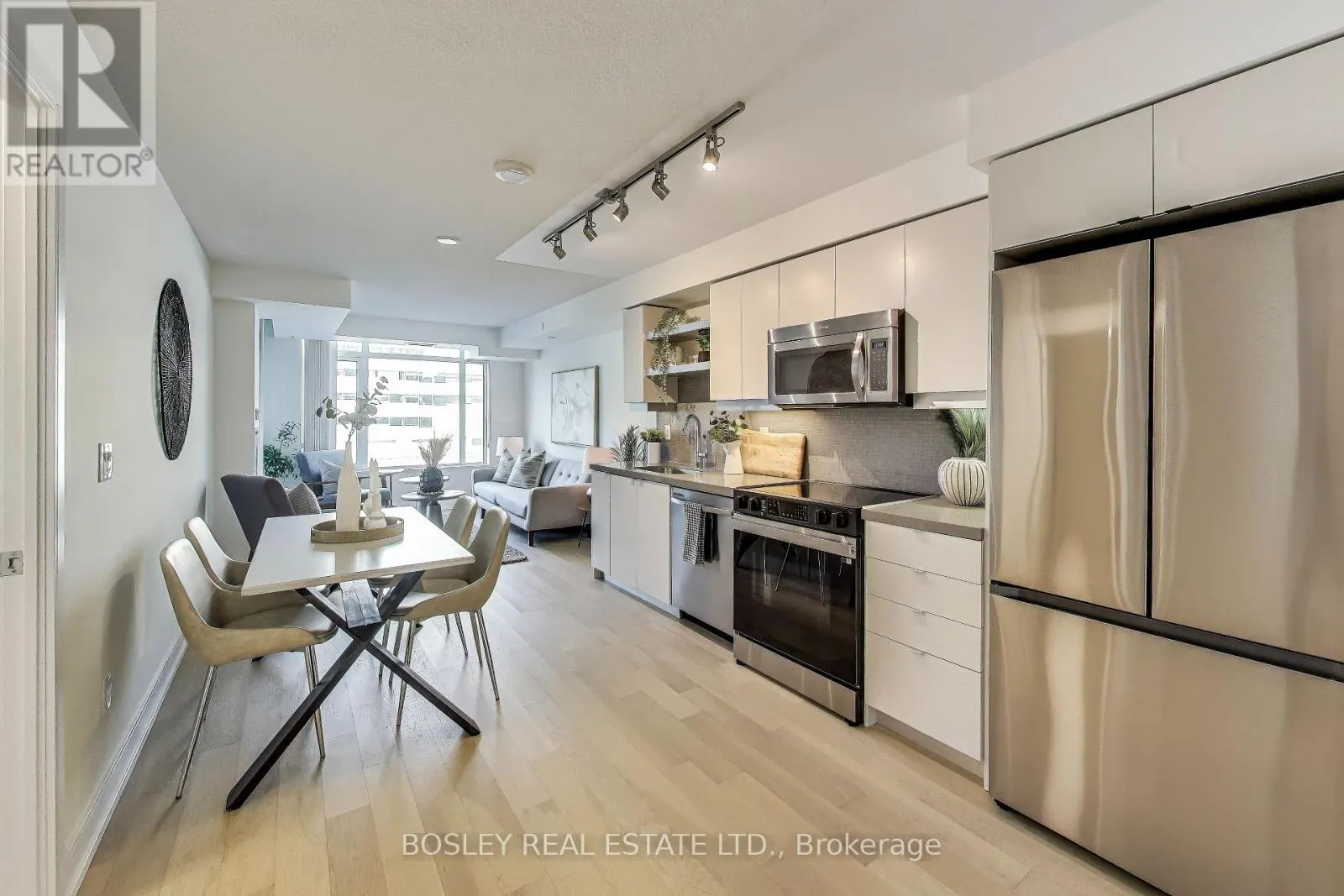 311 - 525 ADELAIDE STREET W
