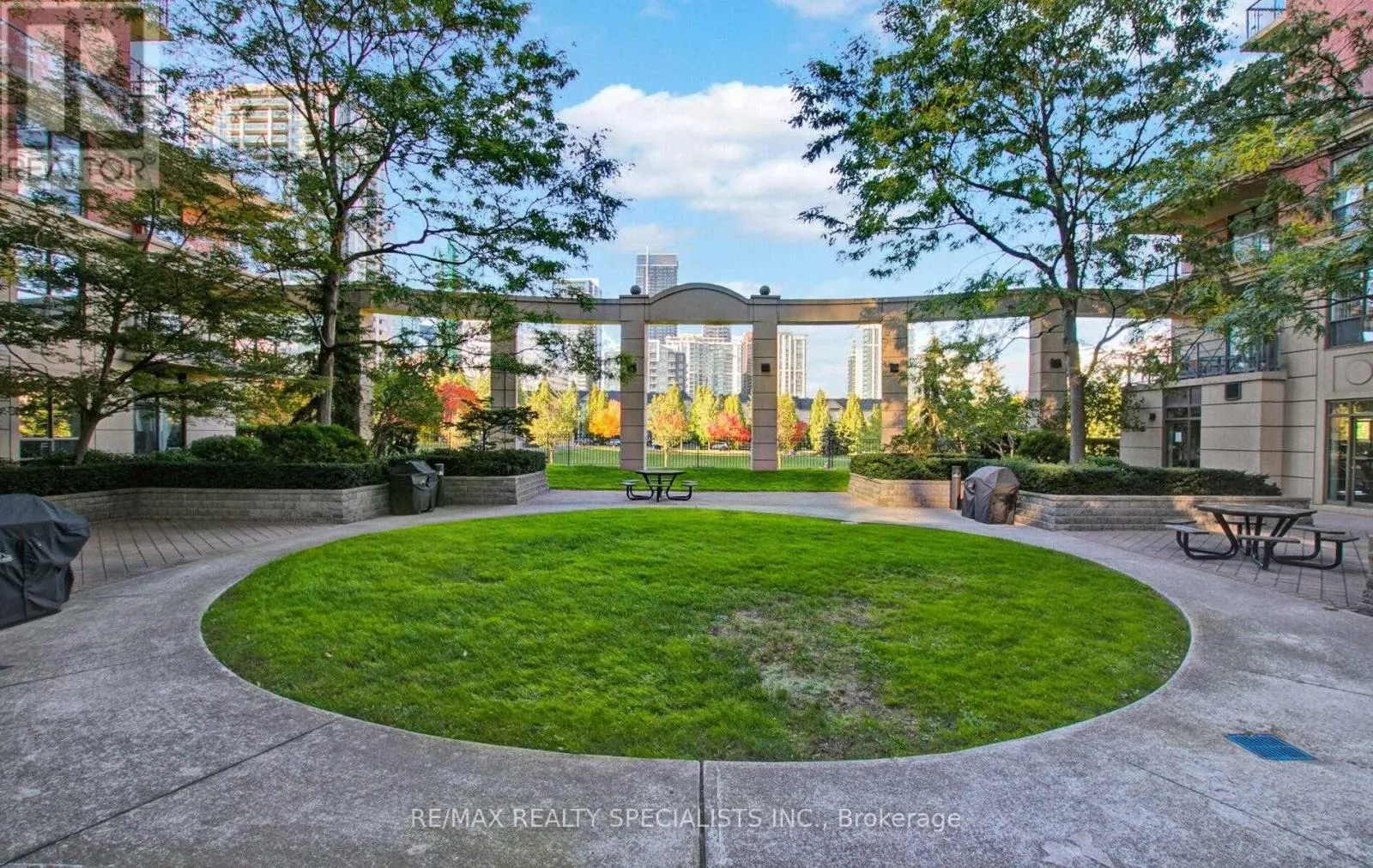 411 - 55 HARRISON GARDEN BOULEVARD