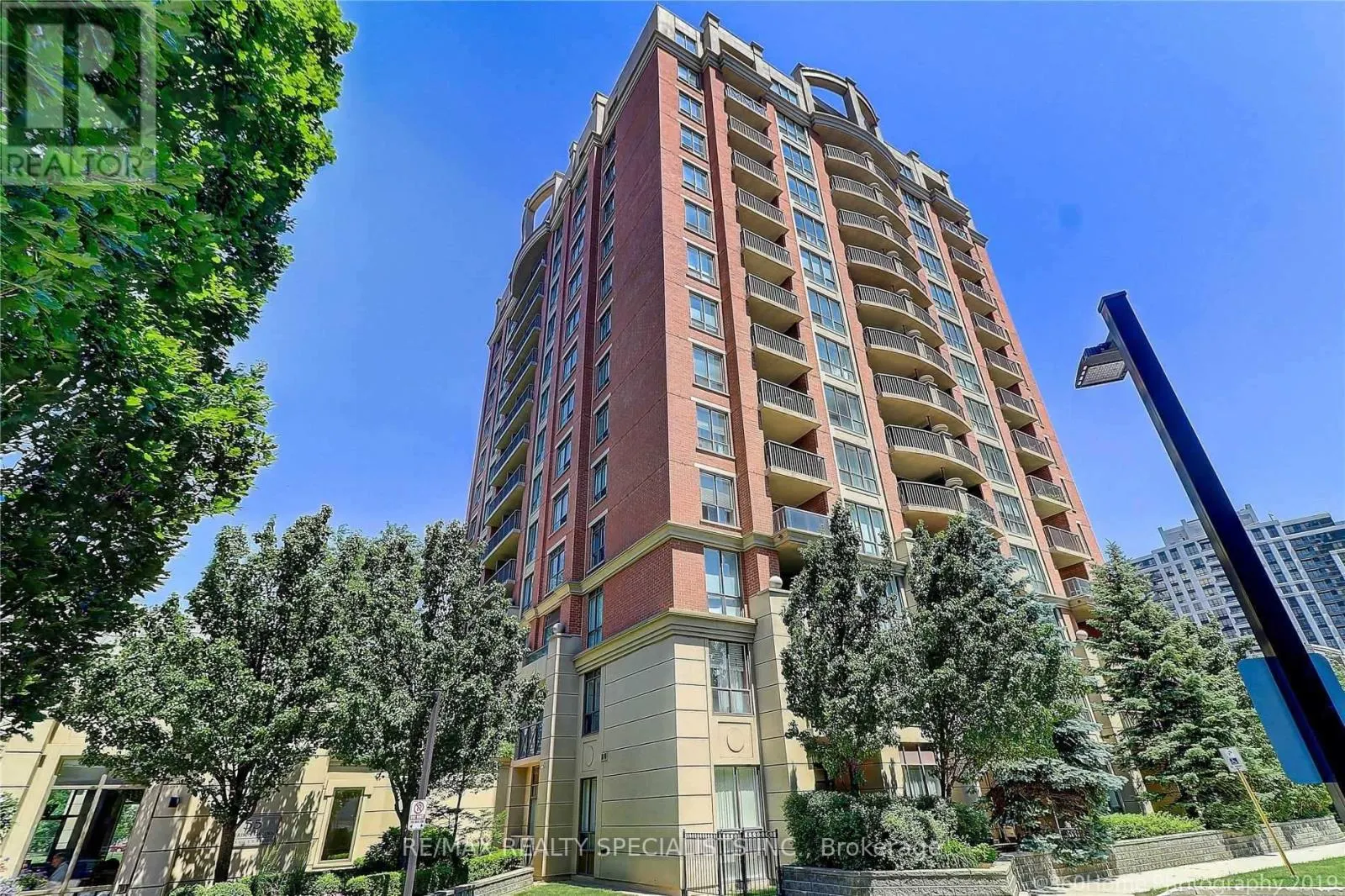 411 - 55 HARRISON GARDEN BOULEVARD