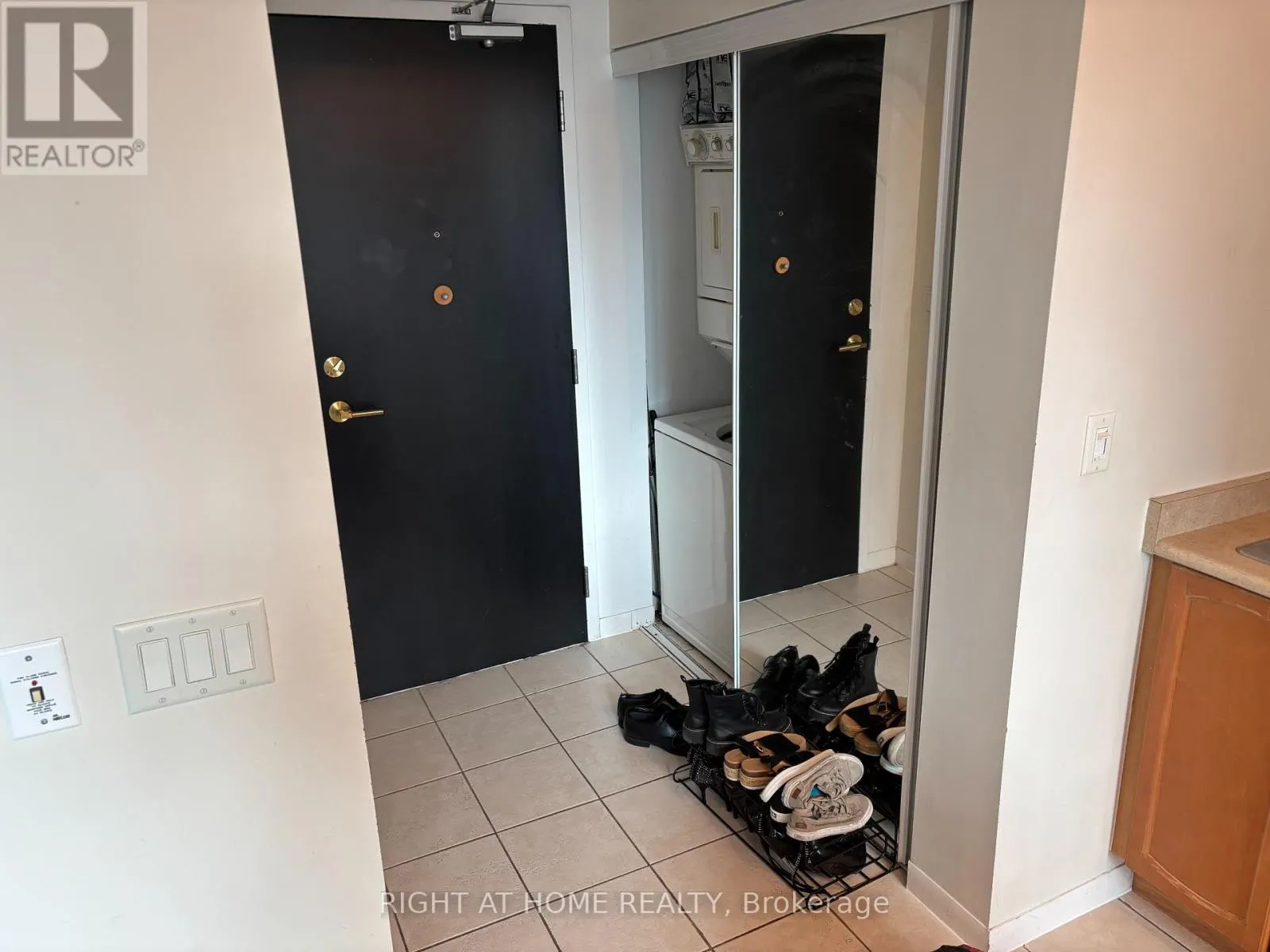2404 - 18 YONGE STREET