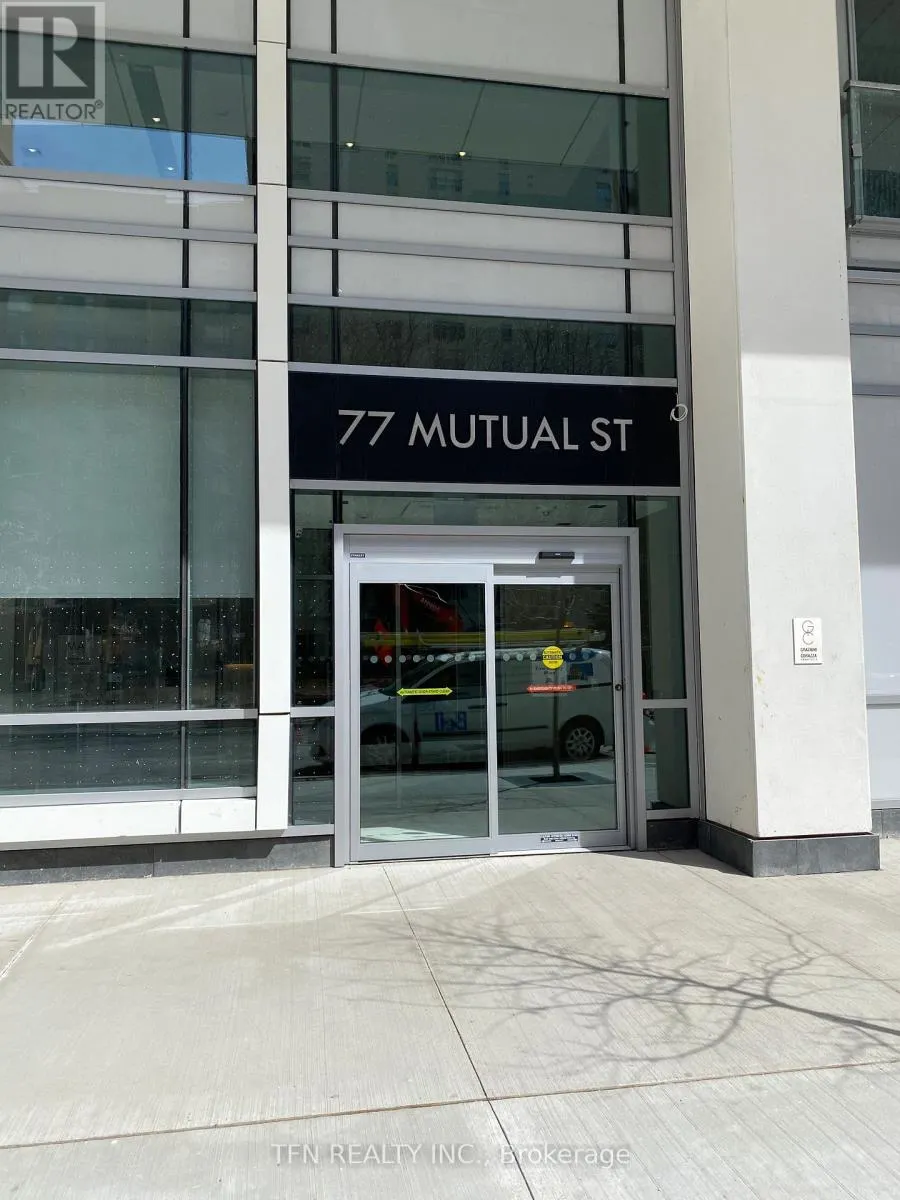 2206 - 77 MUTUAL STREET