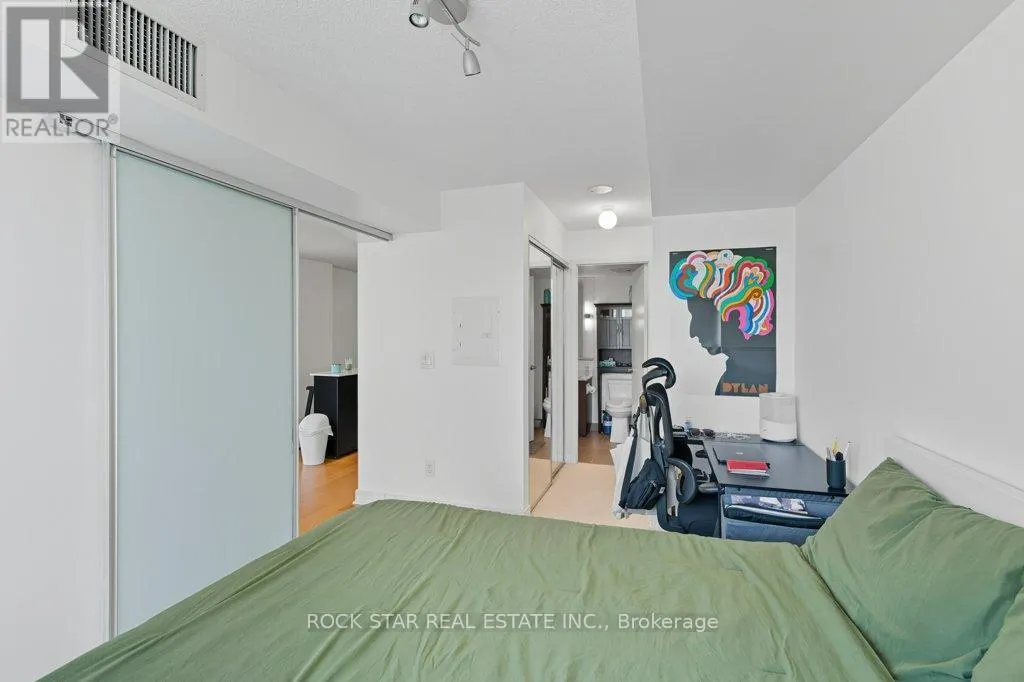 LPH13 - 320 RICHMOND STREET E