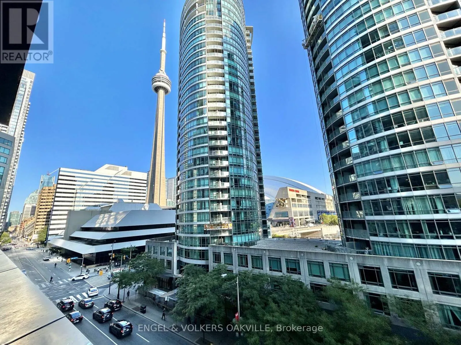 405 - 352 FRONT STREET W
