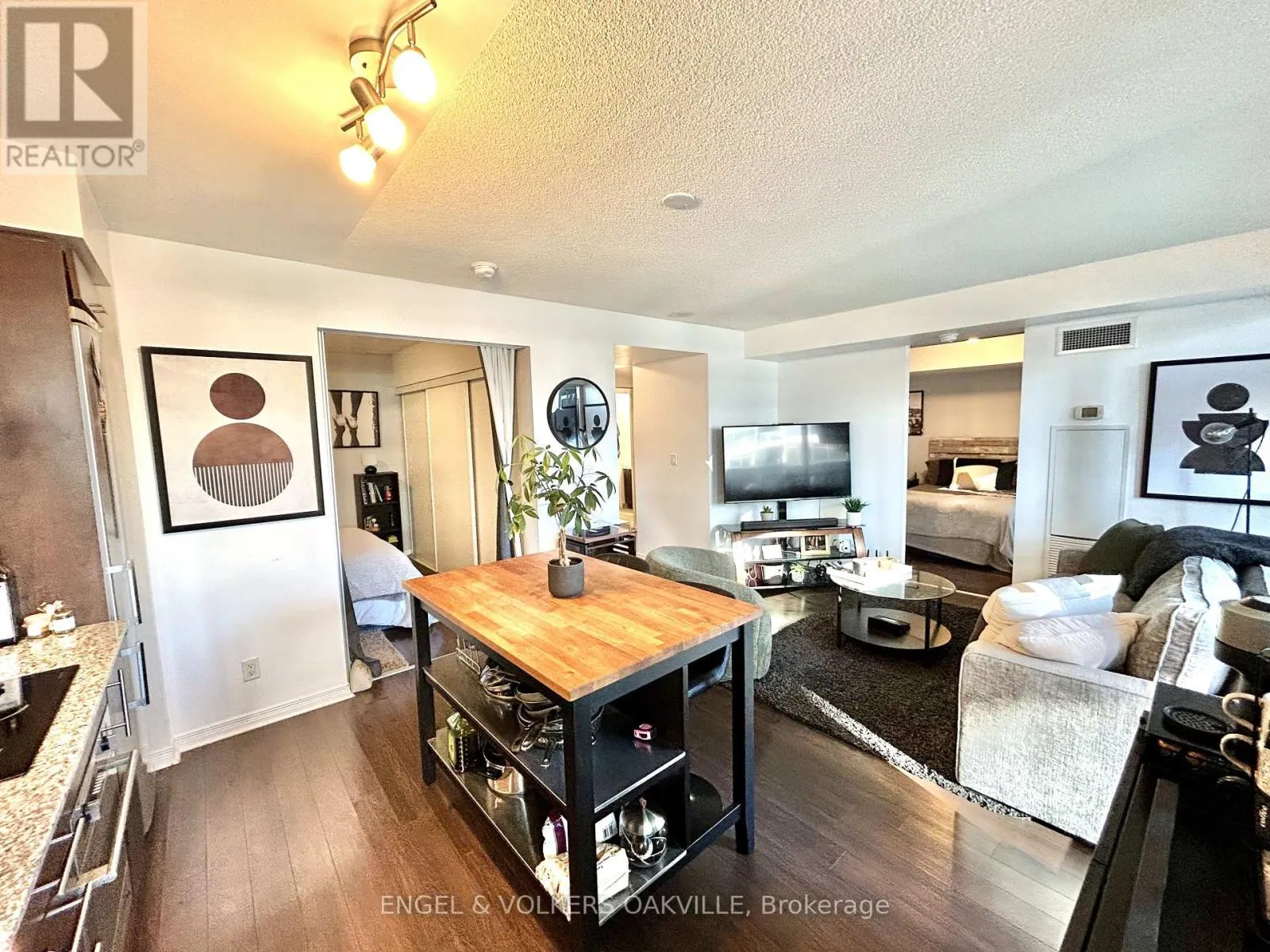 405 - 352 FRONT STREET W